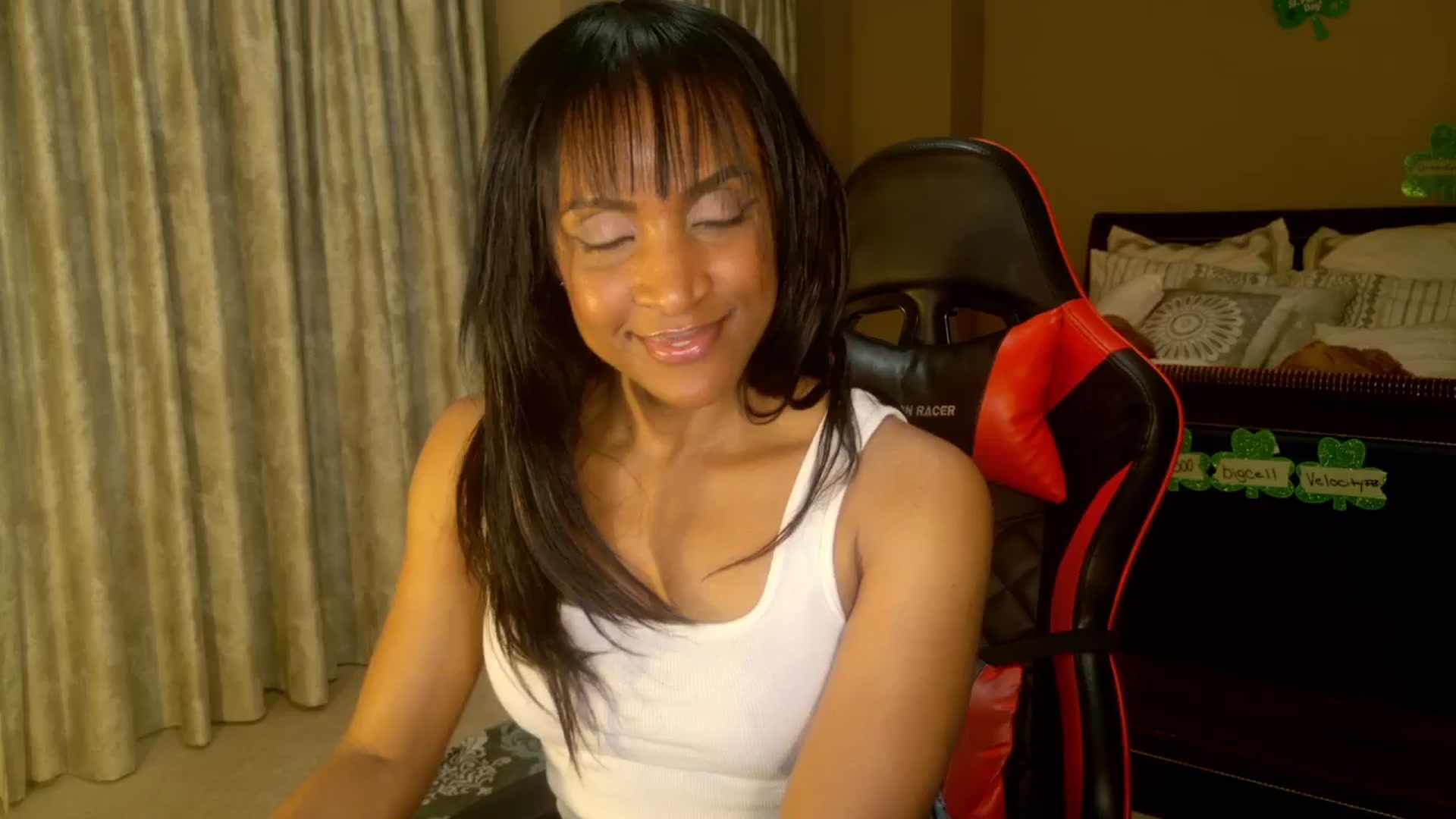 Gallery image thumbnail from Ms_WetNWild's myfreecams stream on, 03/24/2025, 17:41 image 13 of 20