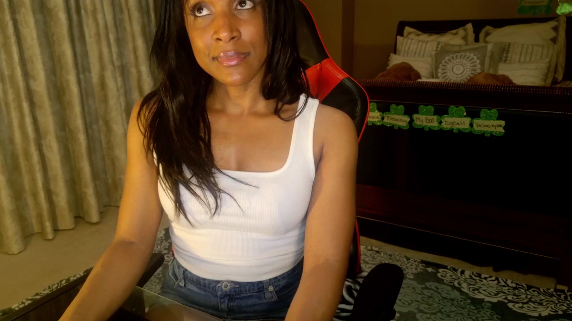 Gallery image thumbnail from Ms_WetNWild's myfreecams stream on, 03/24/2025, 22:28 image 7 of 20