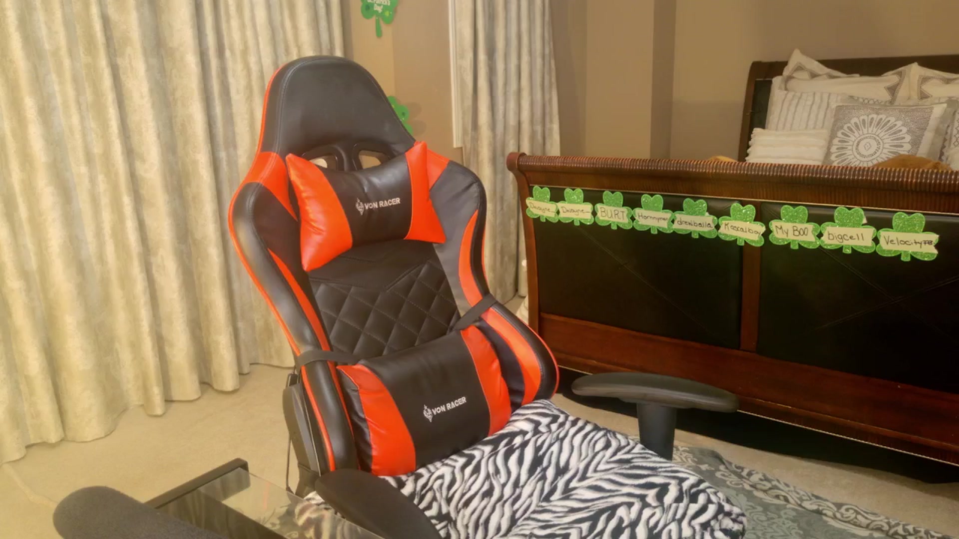 Gallery image thumbnail from Ms_WetNWild's myfreecams stream on, 03/28/2025, 24:10 image 20 of 20