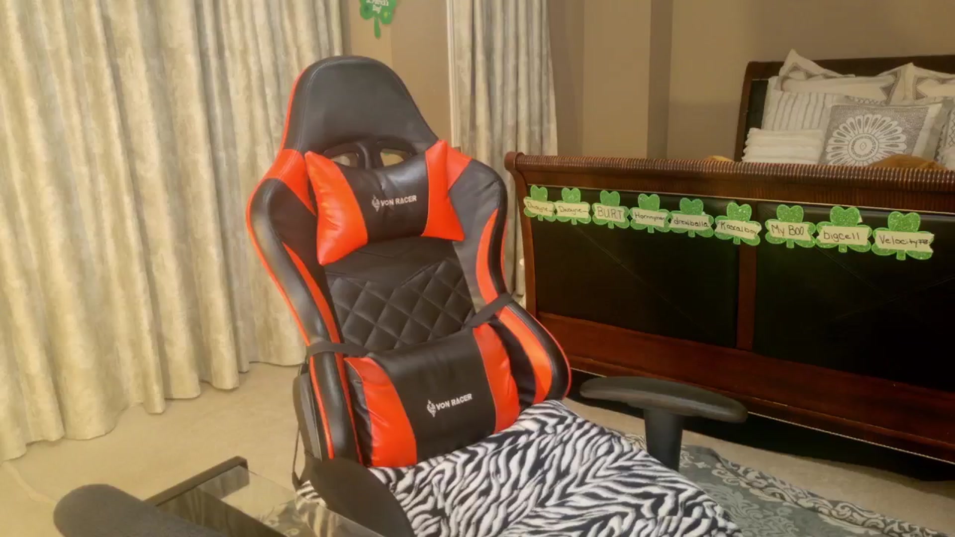 Gallery image thumbnail from Ms_WetNWild's myfreecams stream on, 03/28/2025, 24:10 image 18 of 20