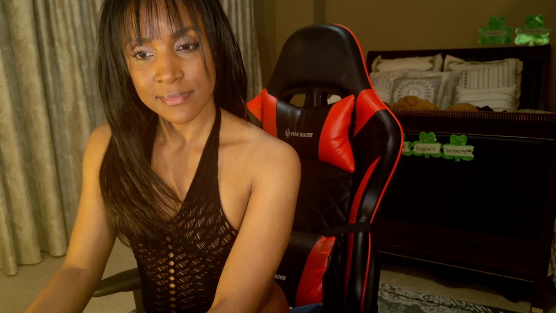 Gallery image thumbnail from Ms_WetNWild's myfreecams stream on, 03/28/2025, 17:25 image 13 of 20