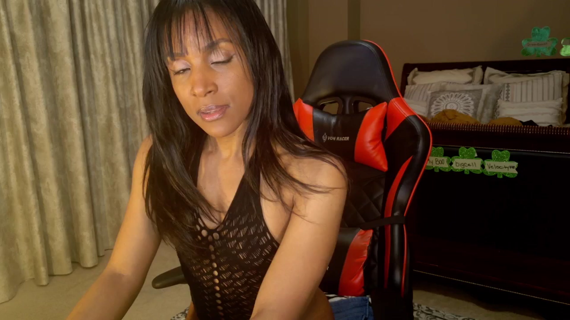 Gallery image thumbnail from Ms_WetNWild's myfreecams stream on, 03/28/2025, 17:25 image 1 of 20
