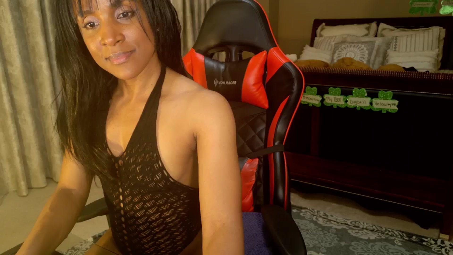 Gallery image thumbnail from Ms_WetNWild's myfreecams stream on, 03/28/2025, 19:23 image 8 of 20