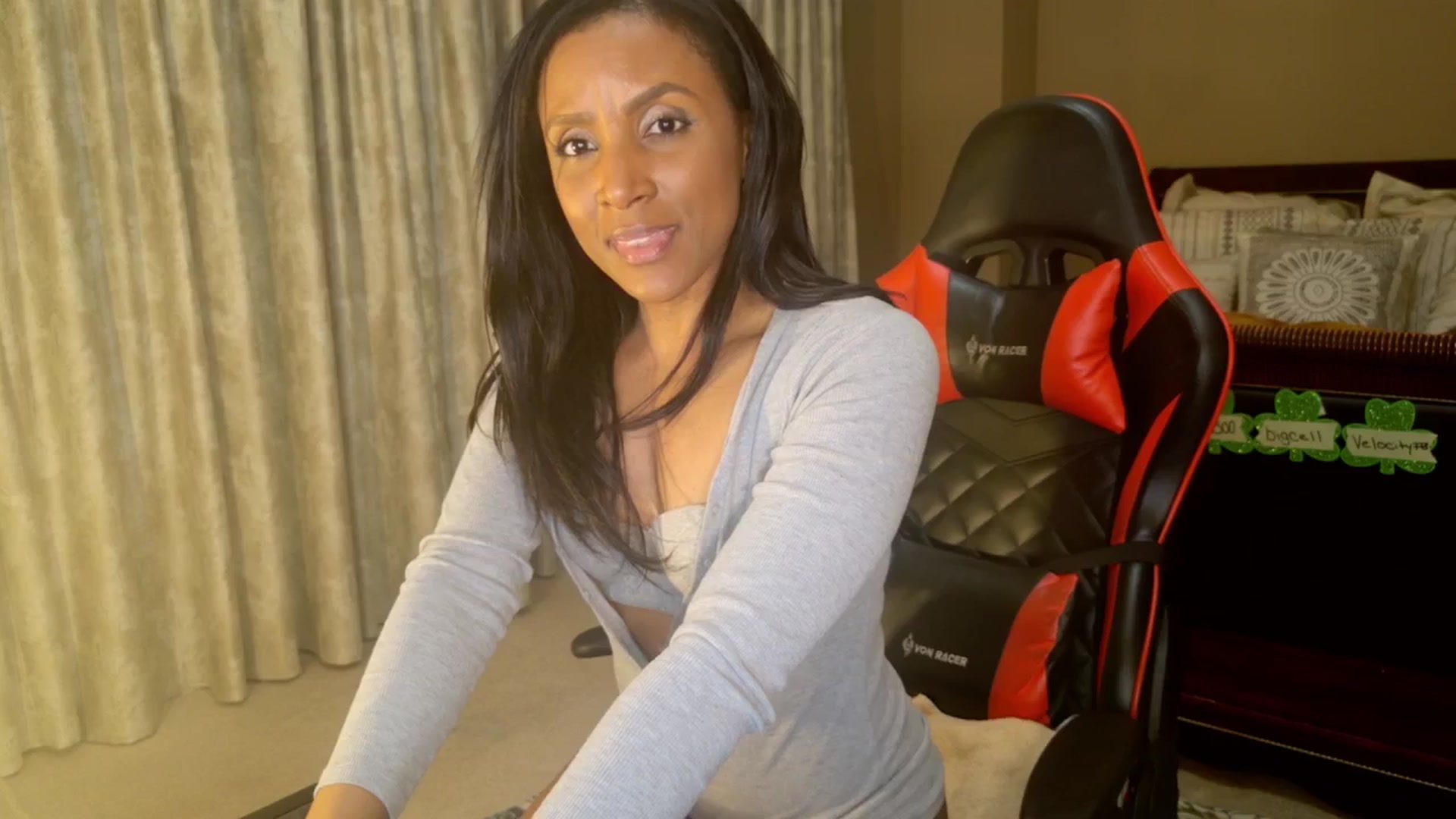 Gallery image thumbnail from Ms_WetNWild's myfreecams stream on, 03/31/2025, 04:25 image 8 of 20