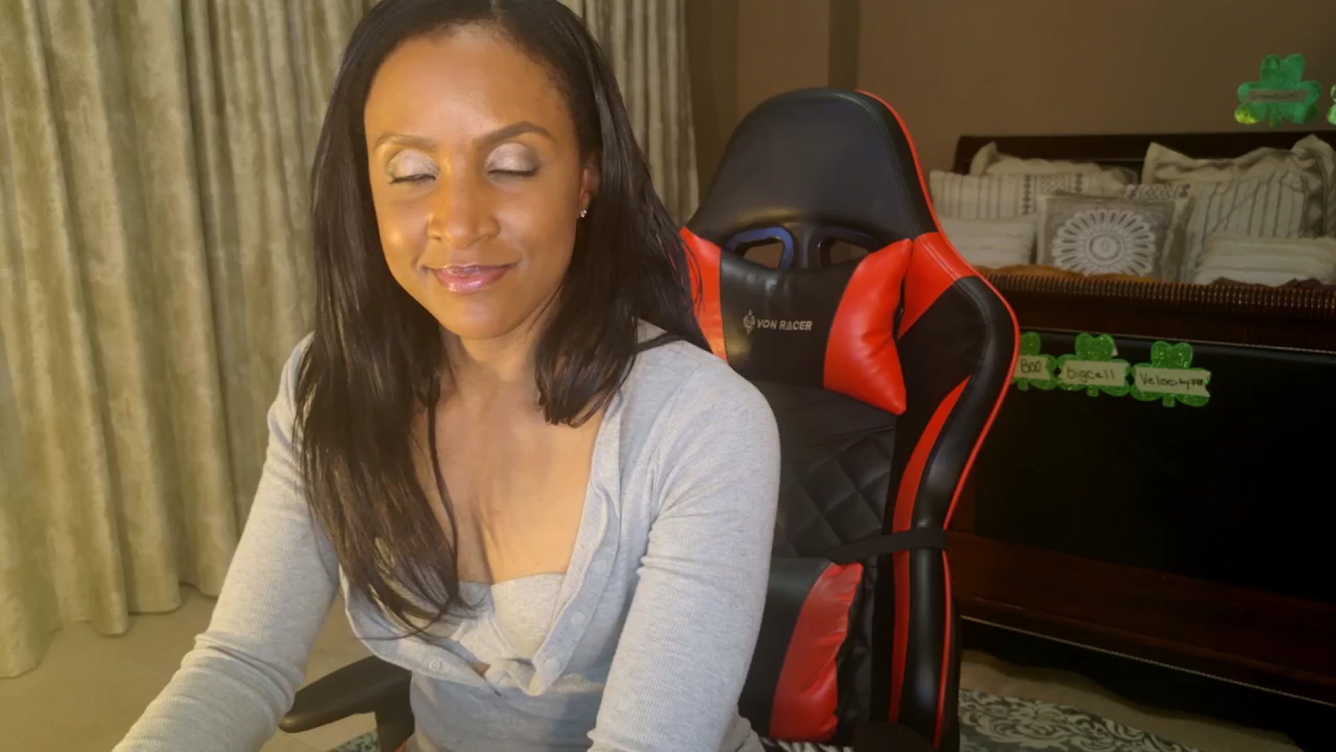 Gallery image thumbnail from Ms_WetNWild's myfreecams stream on, 03/31/2025, 09:19 image 1 of 20