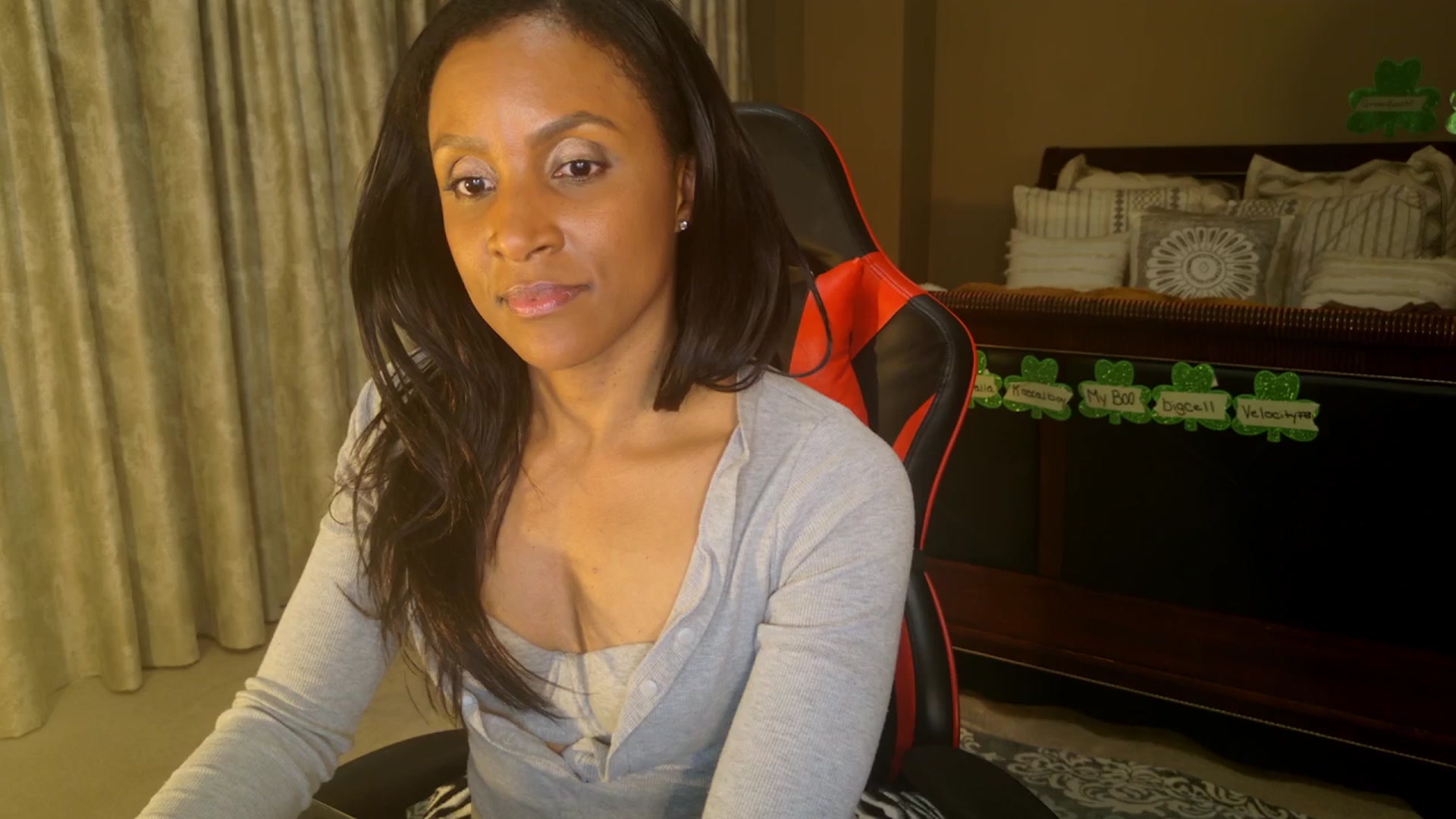 Gallery image thumbnail from Ms_WetNWild's myfreecams stream on, 03/31/2025, 09:19 image 12 of 20