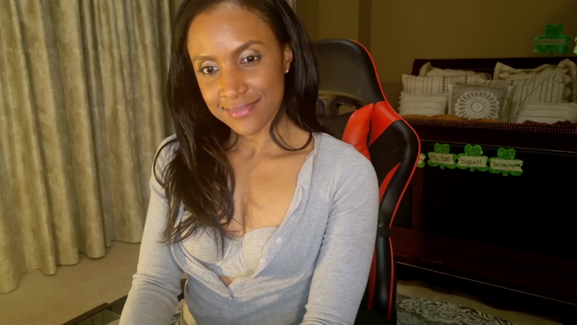 Gallery image thumbnail from Ms_WetNWild's myfreecams stream on, 03/31/2025, 09:19 image 17 of 20