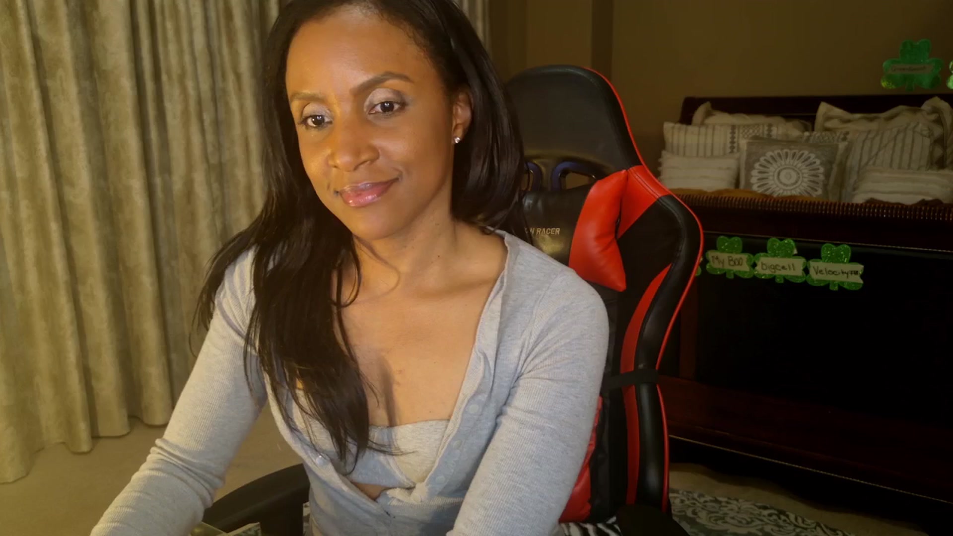 Gallery image thumbnail from Ms_WetNWild's myfreecams stream on, 03/31/2025, 09:19 image 4 of 20