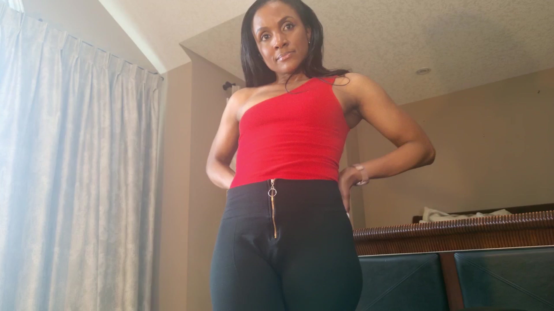 Gallery image thumbnail from Ms_WetNWild's myfreecams stream on, 03/31/2025, 20:21 image 14 of 20