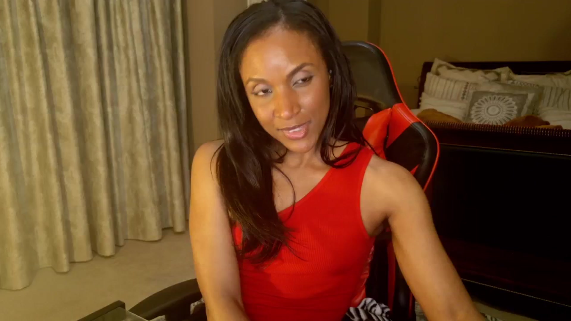 Gallery image thumbnail from Ms_WetNWild's myfreecams stream on, 04/01/2025, 24:57 image 18 of 20