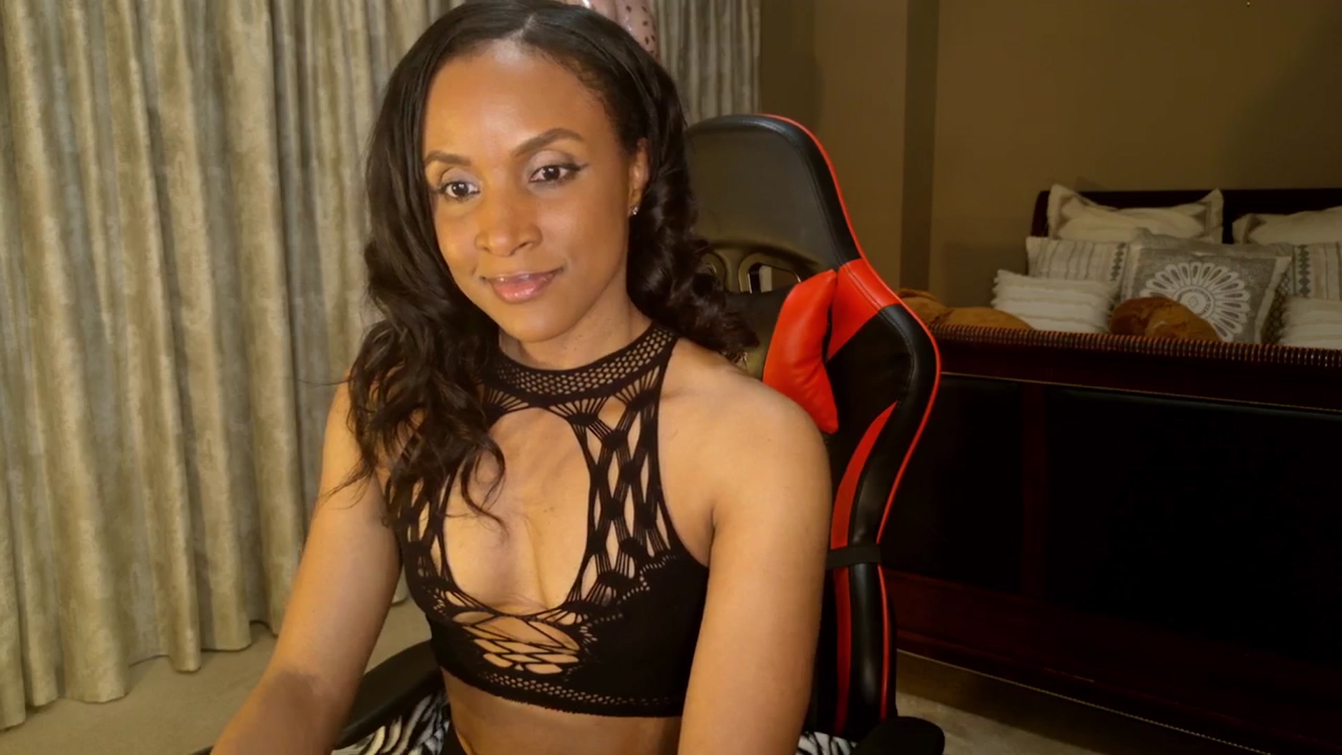 Gallery image thumbnail from Ms_WetNWild's myfreecams stream on, 05/02/2025, 24:06 image 6 of 20