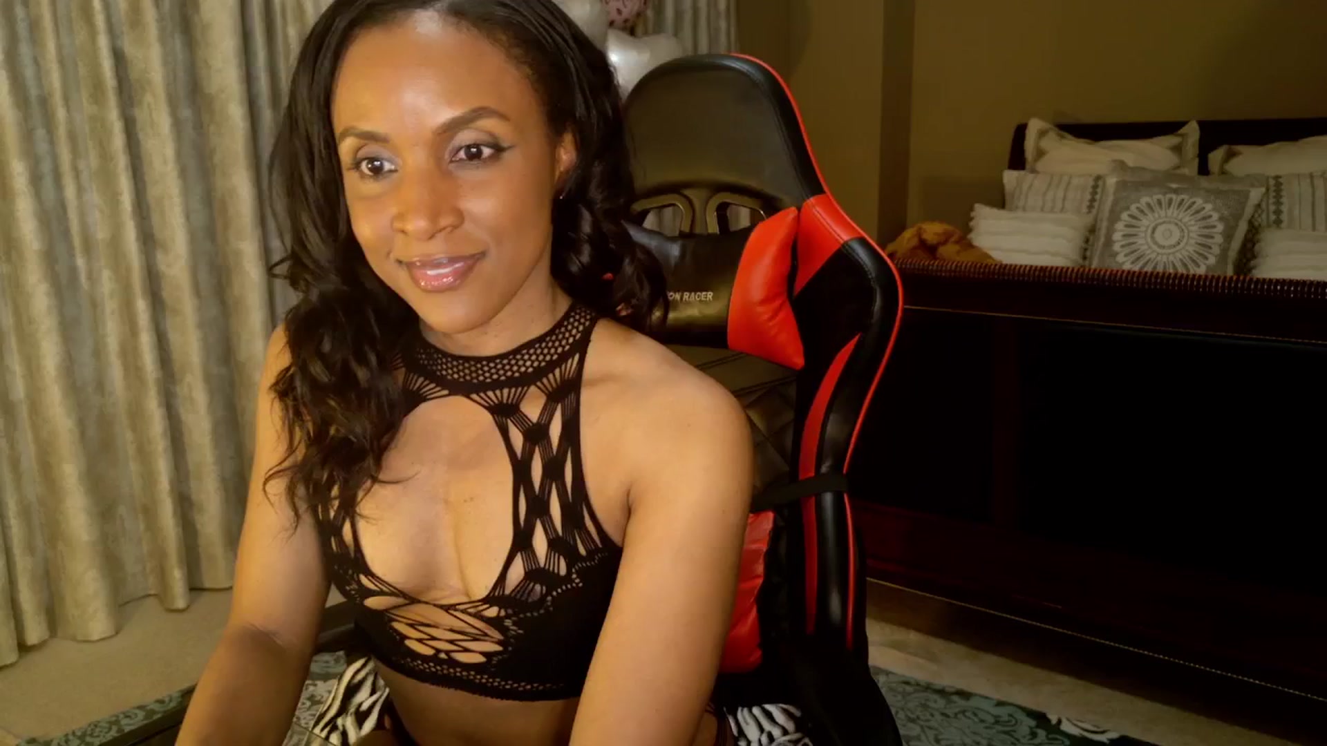 Gallery image thumbnail from Ms_WetNWild's myfreecams stream on, 05/02/2025, 01:31 image 6 of 20