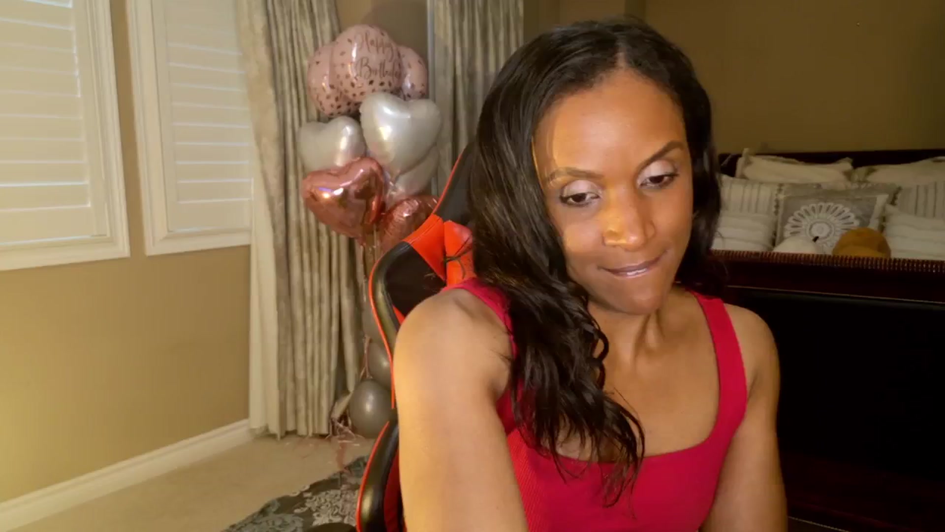 Gallery image thumbnail from Ms_WetNWild's myfreecams stream on, 05/06/2025, 24:06 image 16 of 20