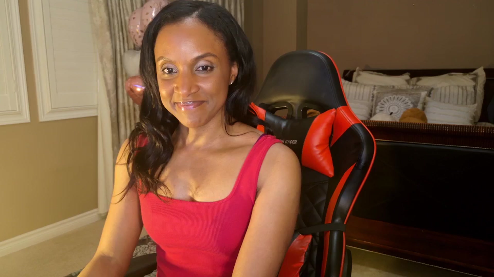 Gallery image thumbnail from Ms_WetNWild's myfreecams stream on, 05/06/2025, 24:41 image 10 of 20