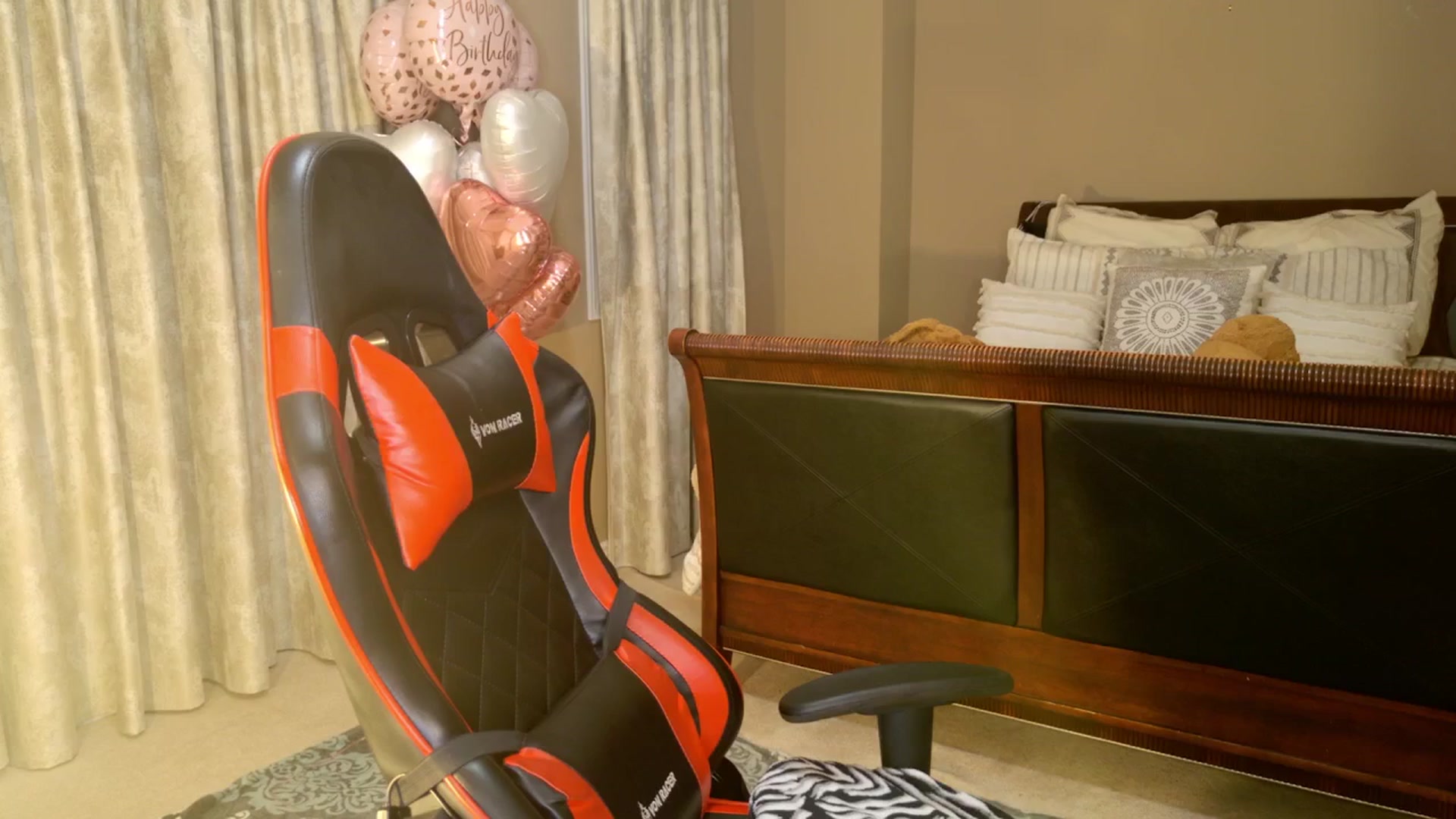 Gallery image thumbnail from Ms_WetNWild's myfreecams stream on, 05/06/2025, 03:20 image 10 of 20