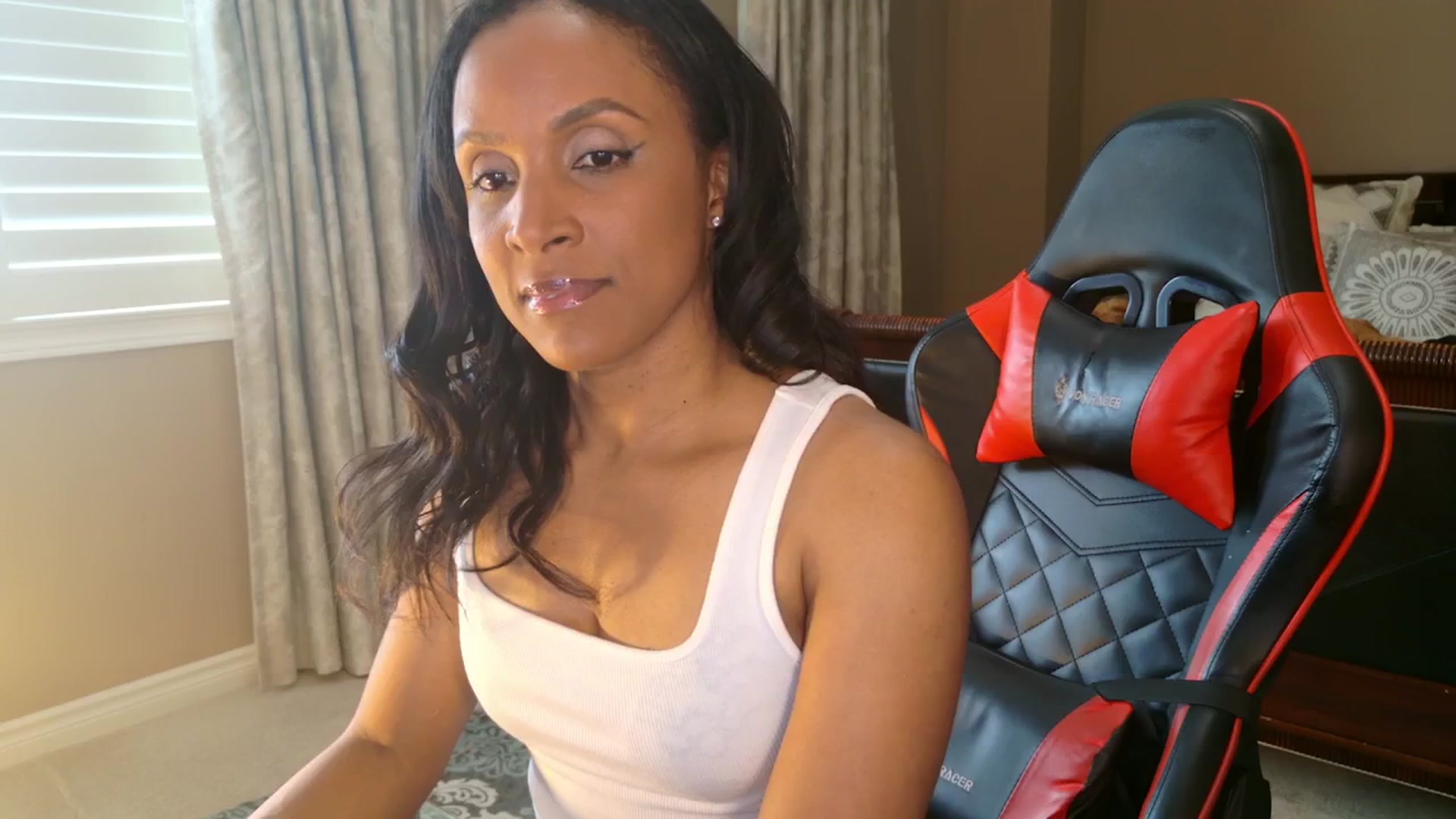 Gallery image thumbnail from Ms_WetNWild's myfreecams stream on, 05/06/2025, 19:09 image 5 of 20