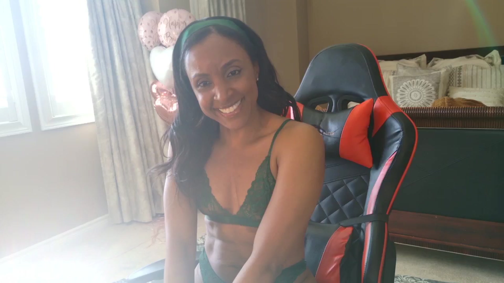 Gallery image thumbnail from Ms_WetNWild's myfreecams stream on, 05/09/2025, 21:56 image 15 of 20