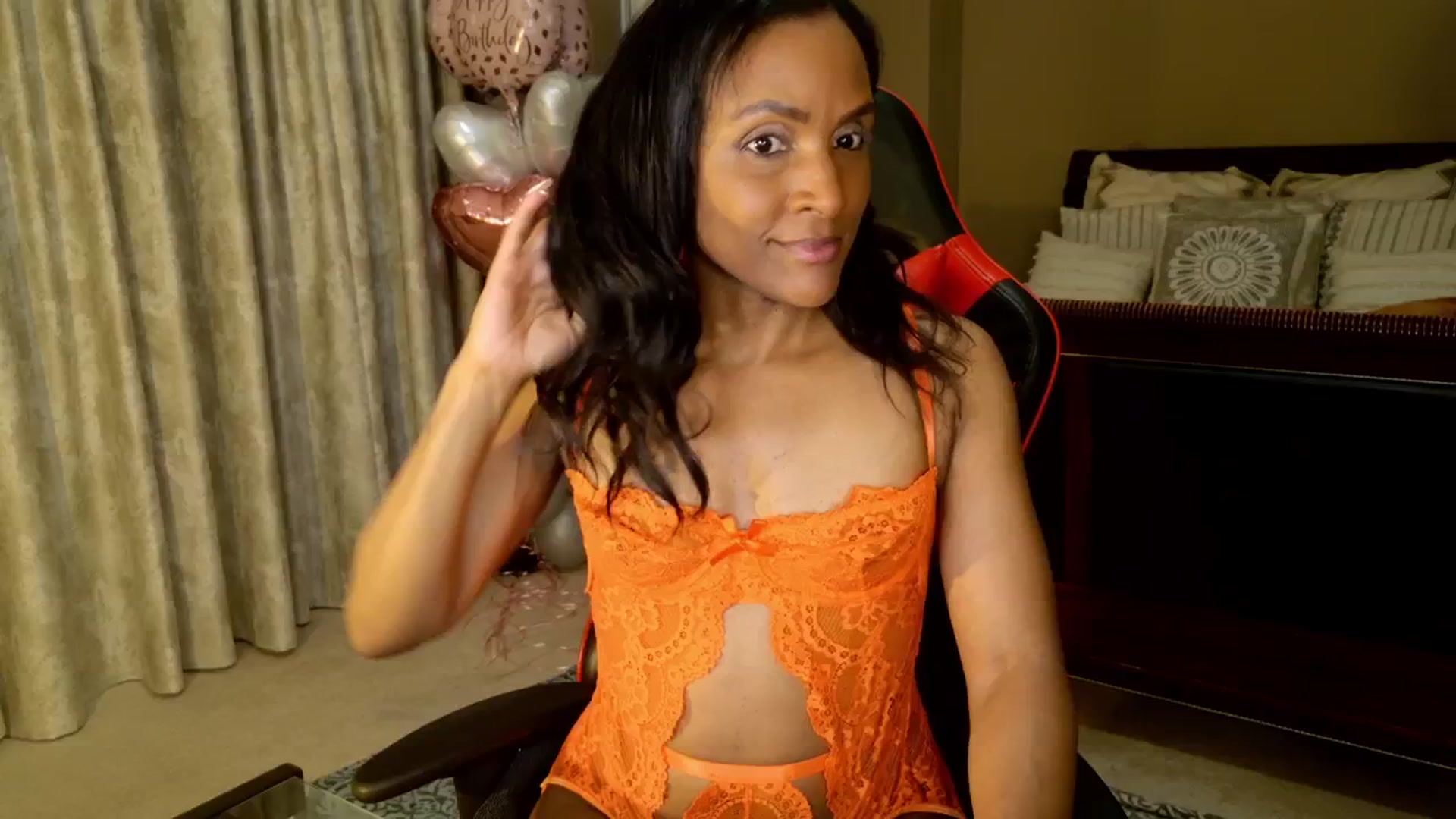 Gallery image thumbnail from Ms_WetNWild's myfreecams stream on, 05/13/2025, 01:32 image 1 of 20