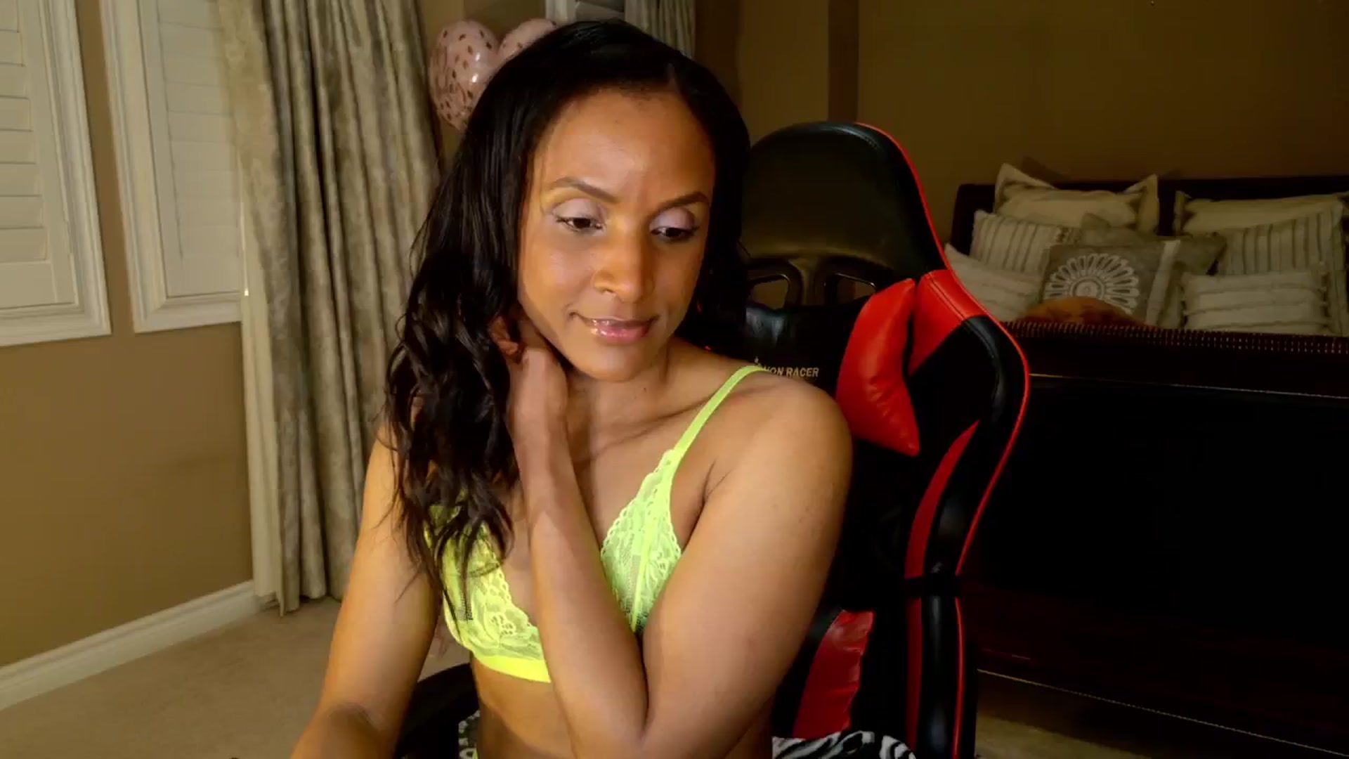 Gallery image thumbnail from Ms_WetNWild's myfreecams stream on, 05/14/2025, 04:12 image 7 of 20