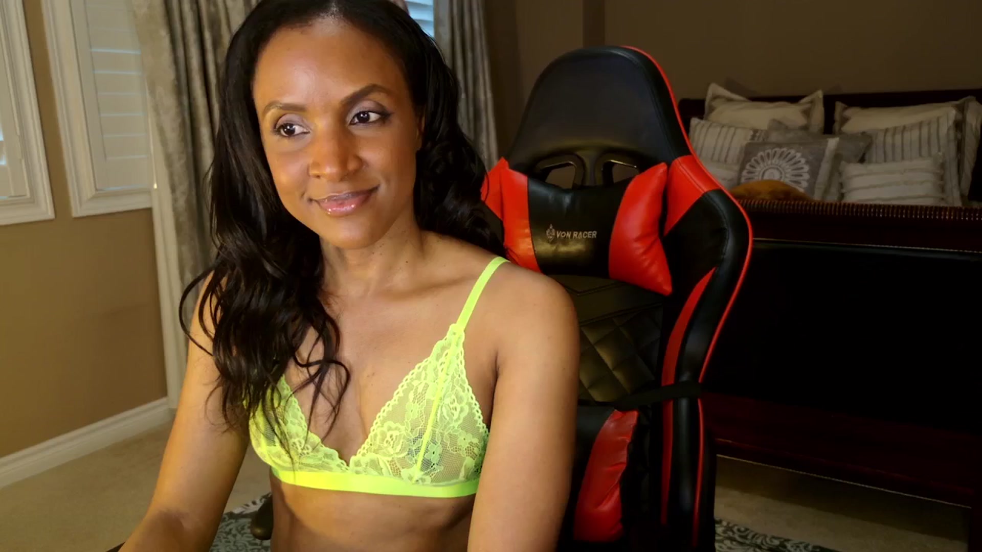 Gallery image thumbnail from Ms_WetNWild's myfreecams stream on, 05/14/2025, 04:12 image 3 of 20