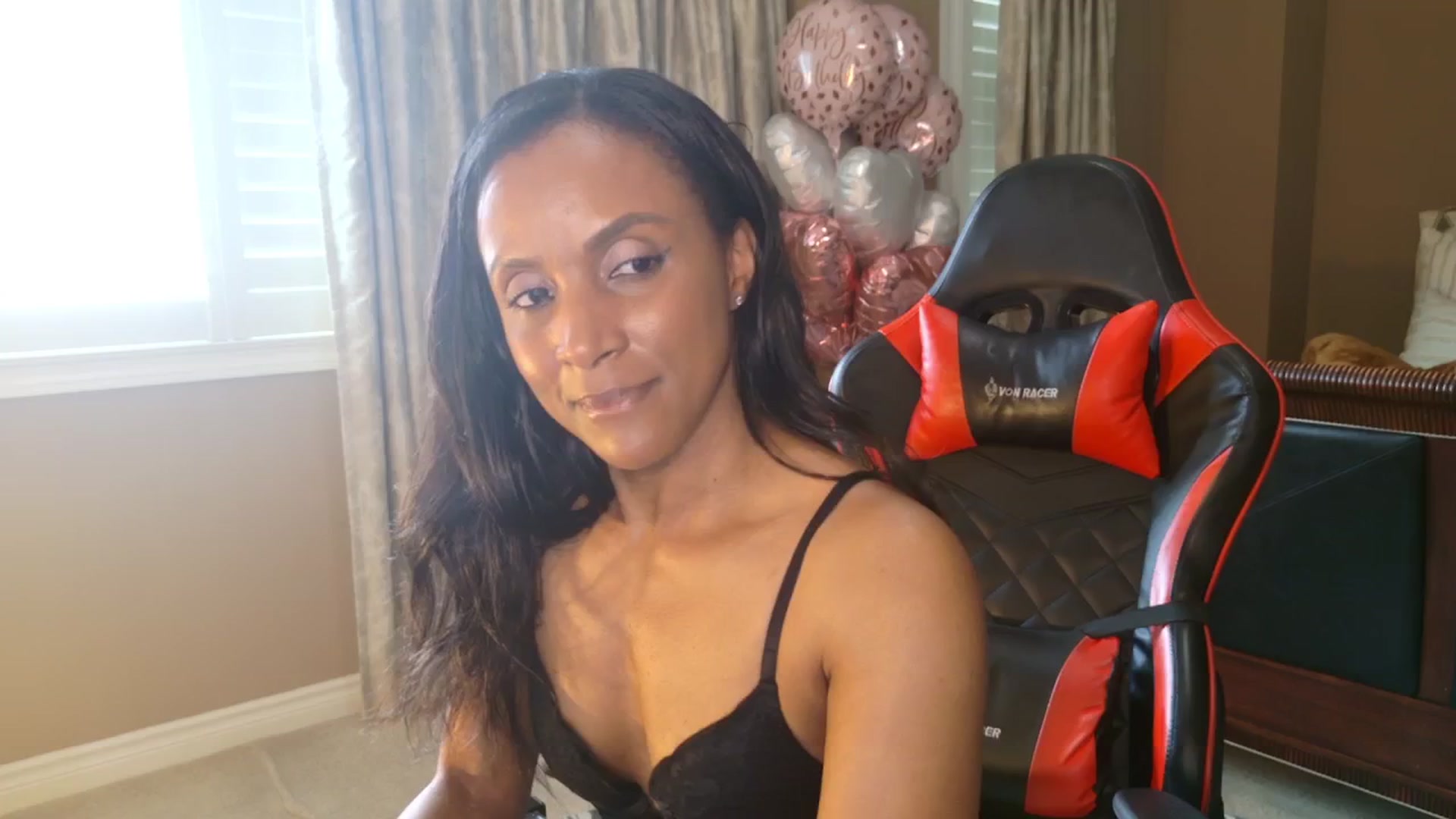 Gallery image thumbnail from Ms_WetNWild's myfreecams stream on, 05/18/2025, 18:54 image 5 of 20