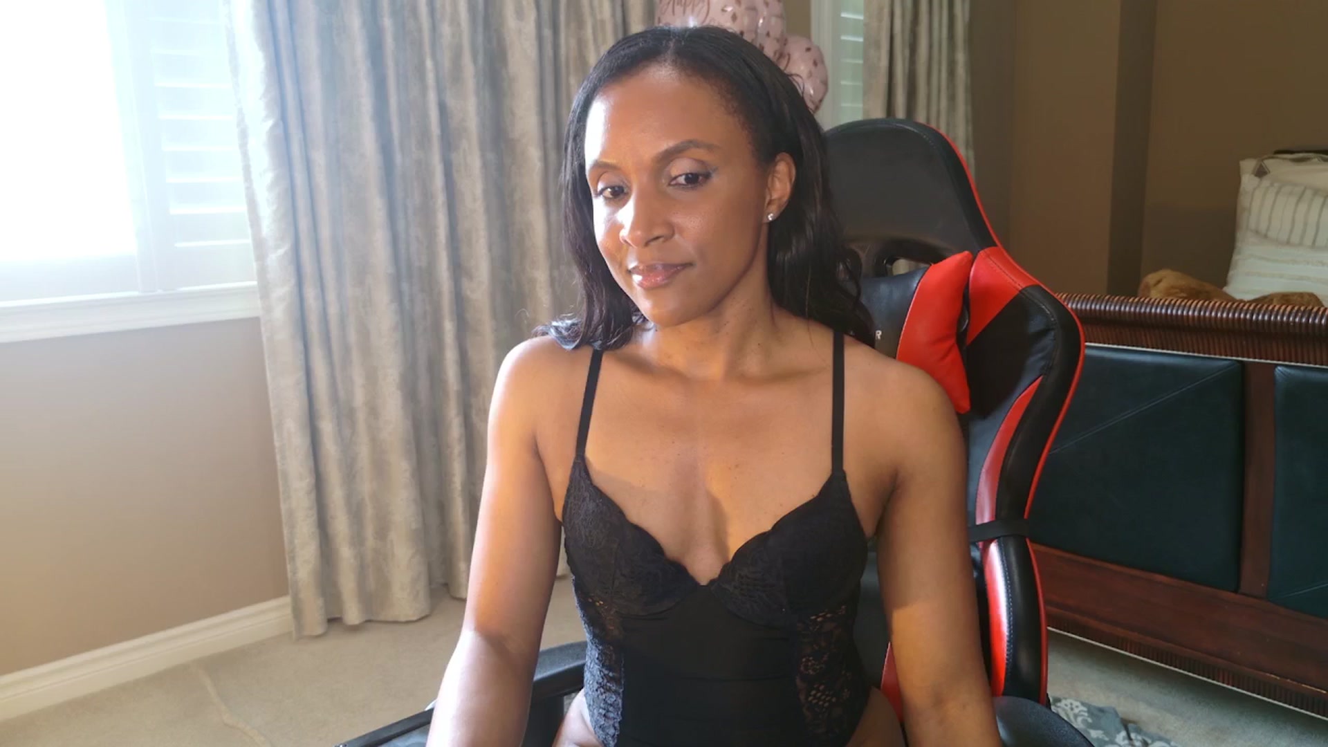 Gallery image thumbnail from Ms_WetNWild's myfreecams stream on, 05/18/2025, 21:15 image 14 of 20