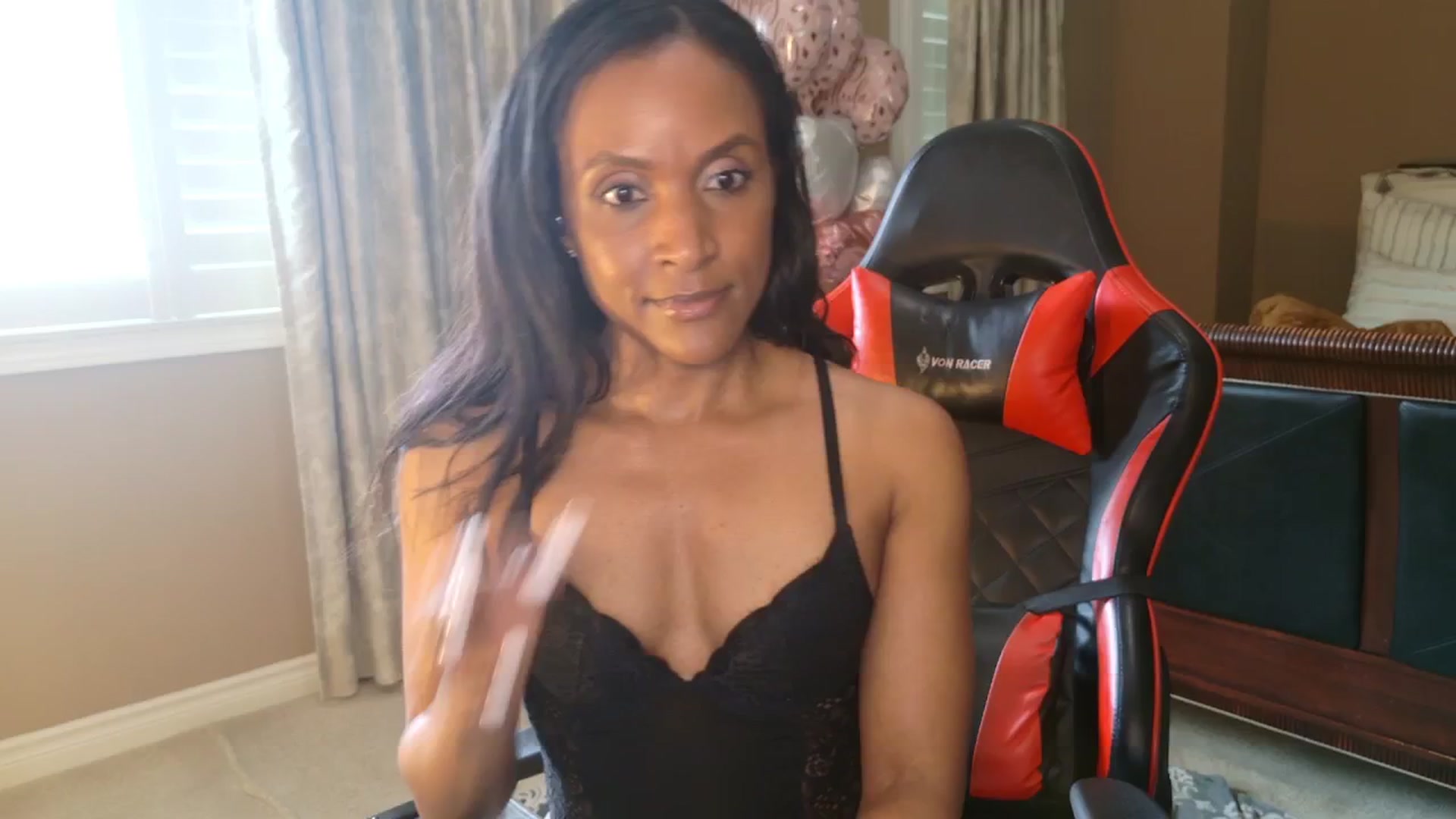 Gallery image thumbnail from Ms_WetNWild's myfreecams stream on, 05/18/2025, 21:15 image 15 of 20