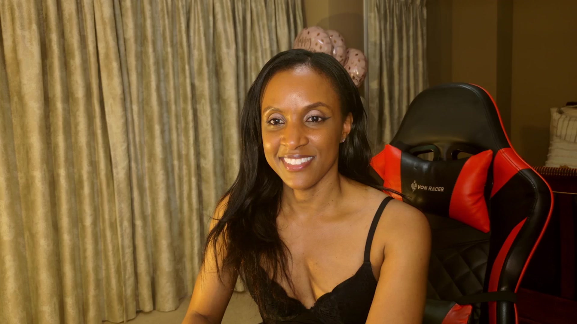 Gallery image thumbnail from Ms_WetNWild's myfreecams stream on, 05/19/2025, 02:47 image 3 of 20