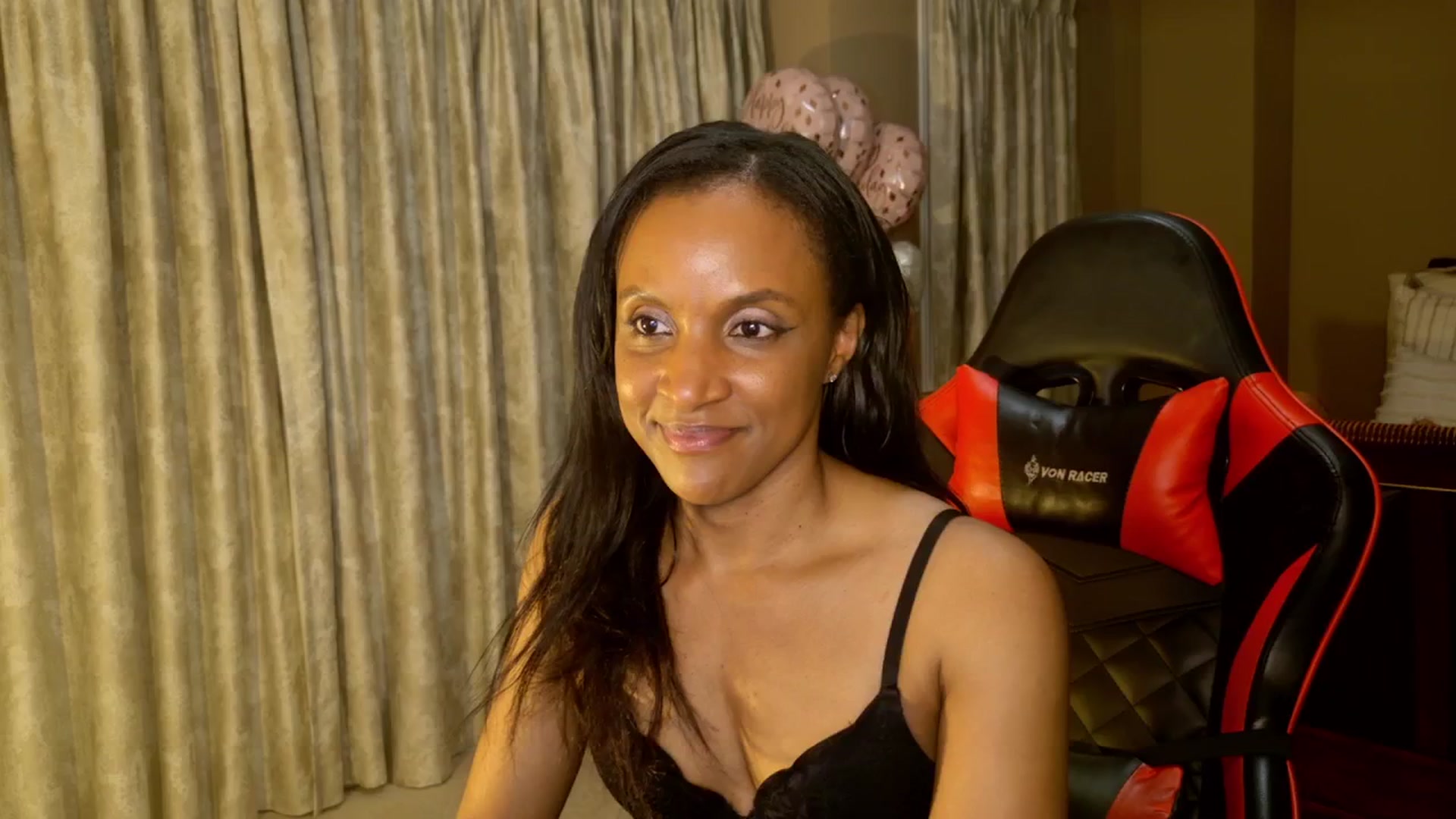 Gallery image thumbnail from Ms_WetNWild's myfreecams stream on, 05/19/2025, 02:47 image 4 of 20