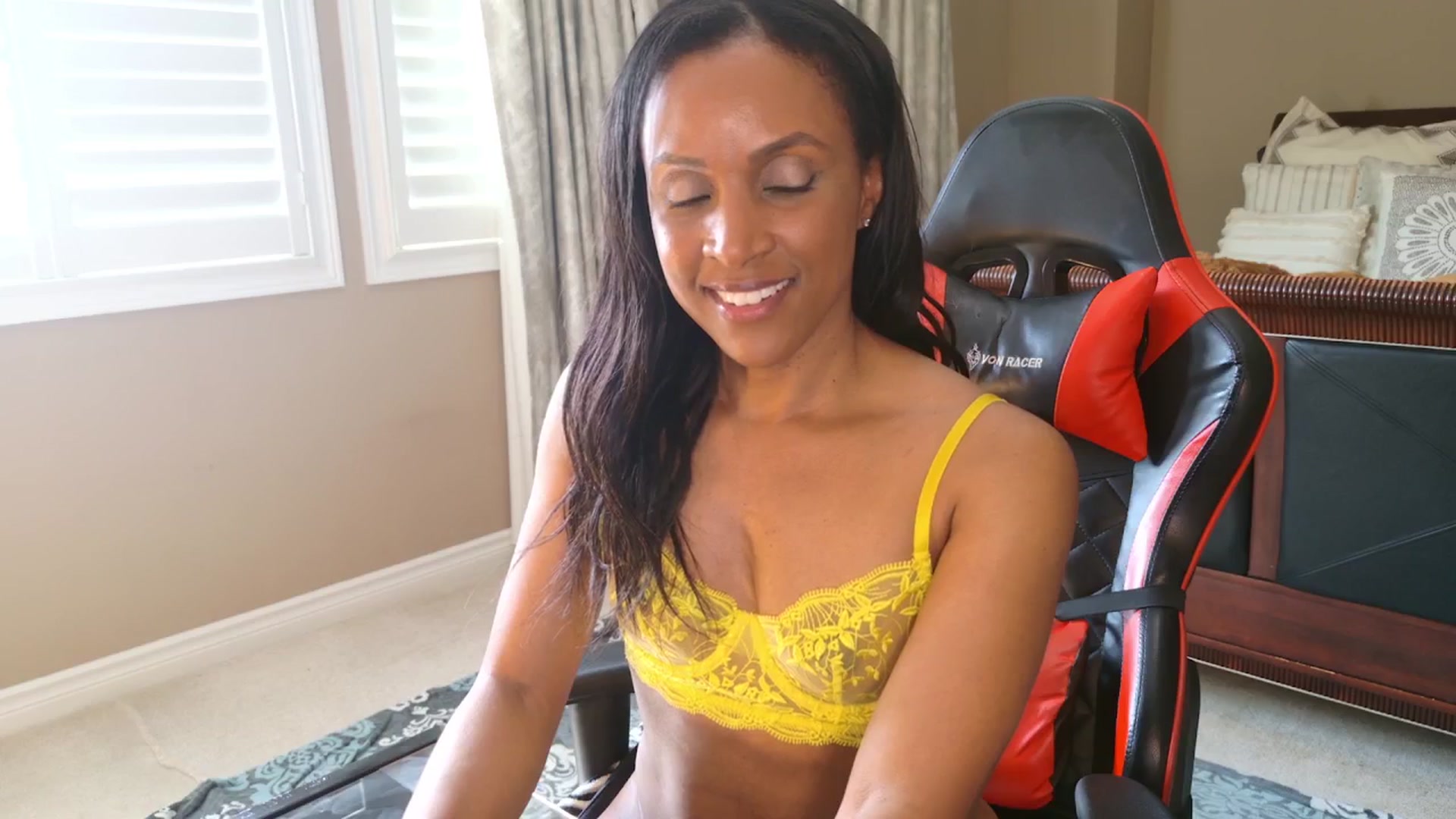 Gallery image thumbnail from Ms_WetNWild's myfreecams stream on, 05/30/2025, 20:15 image 19 of 20