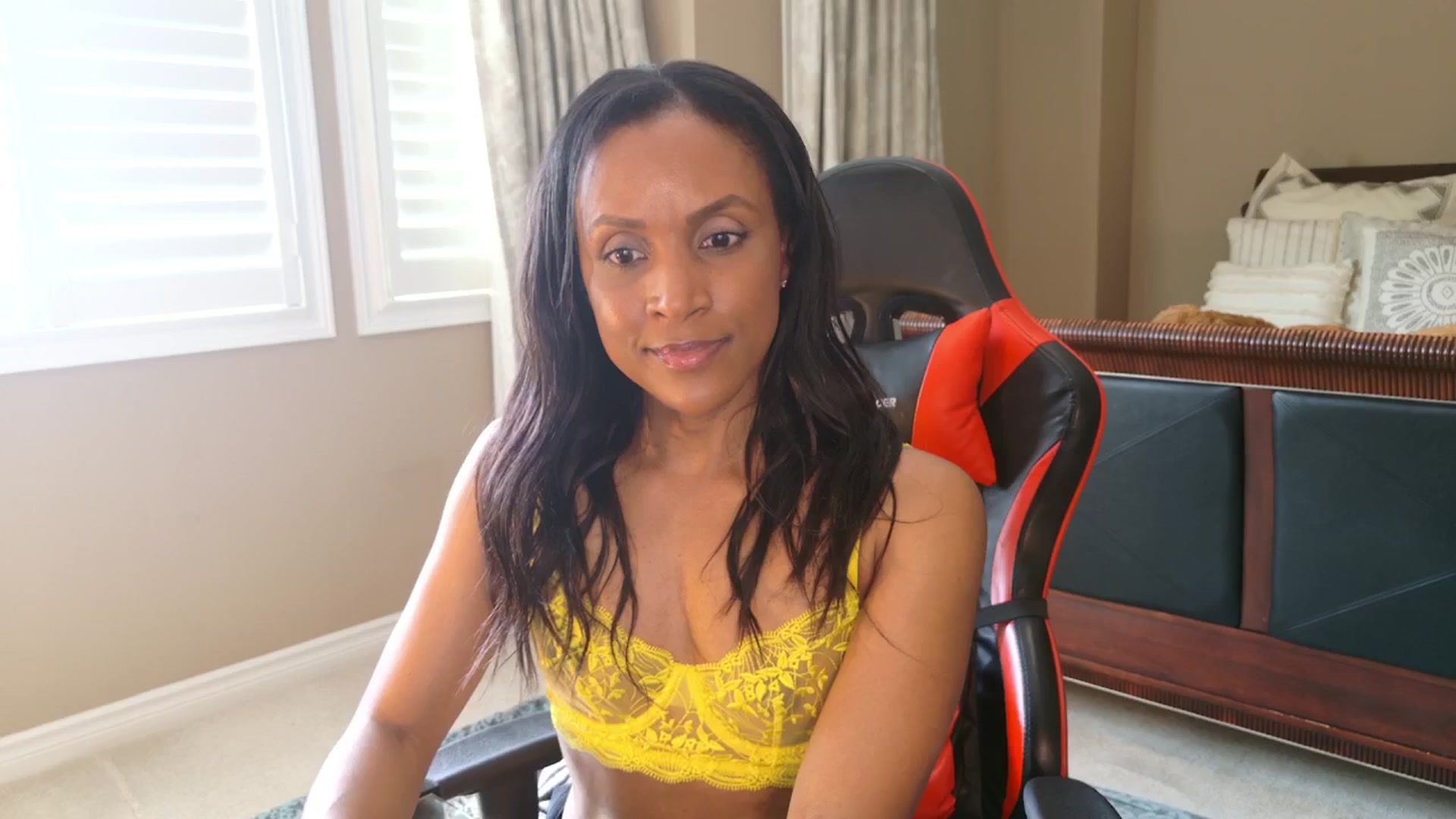 Gallery image thumbnail from Ms_WetNWild's myfreecams stream on, 05/30/2025, 20:15 image 15 of 20