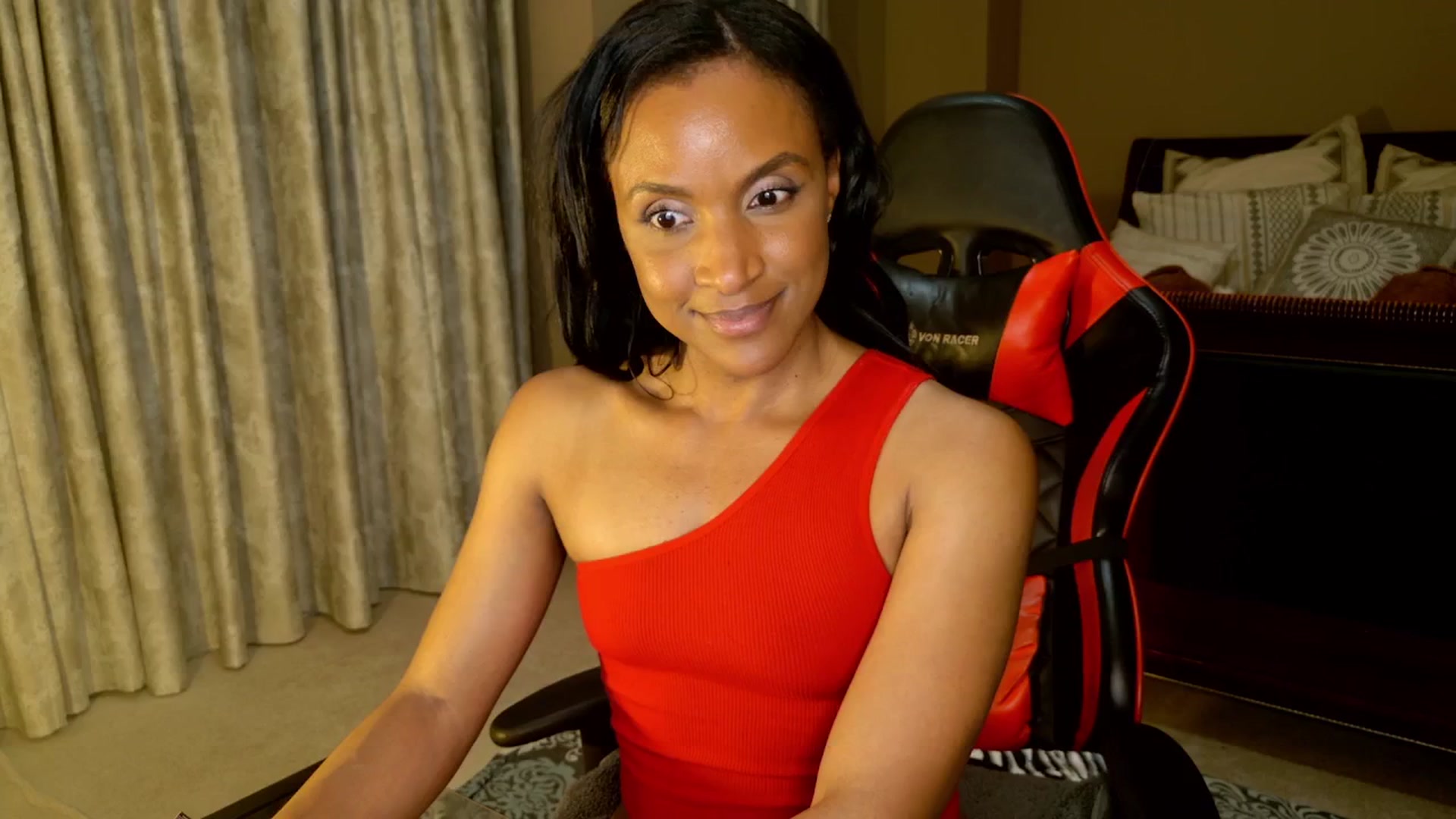 Gallery image thumbnail from Ms_WetNWild's myfreecams stream on, 06/14/2025, 24:24 image 19 of 20