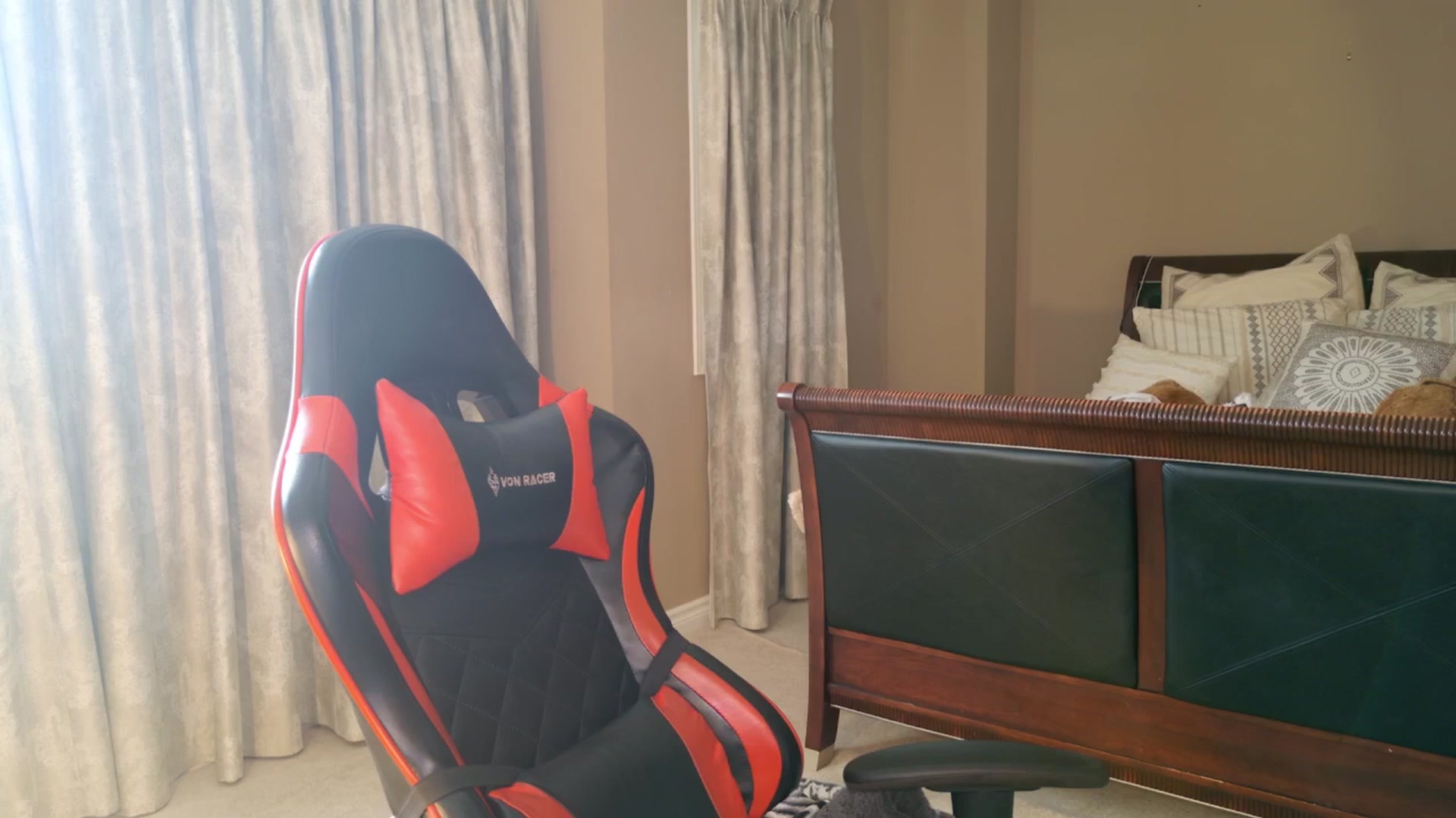 Gallery image thumbnail from Ms_WetNWild's myfreecams stream on, 06/14/2025, 24:24 image 12 of 20