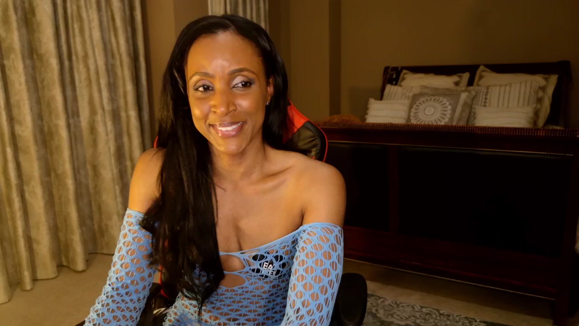 Gallery image thumbnail from Ms_WetNWild's myfreecams stream on, 06/18/2025, 02:22 image 11 of 20