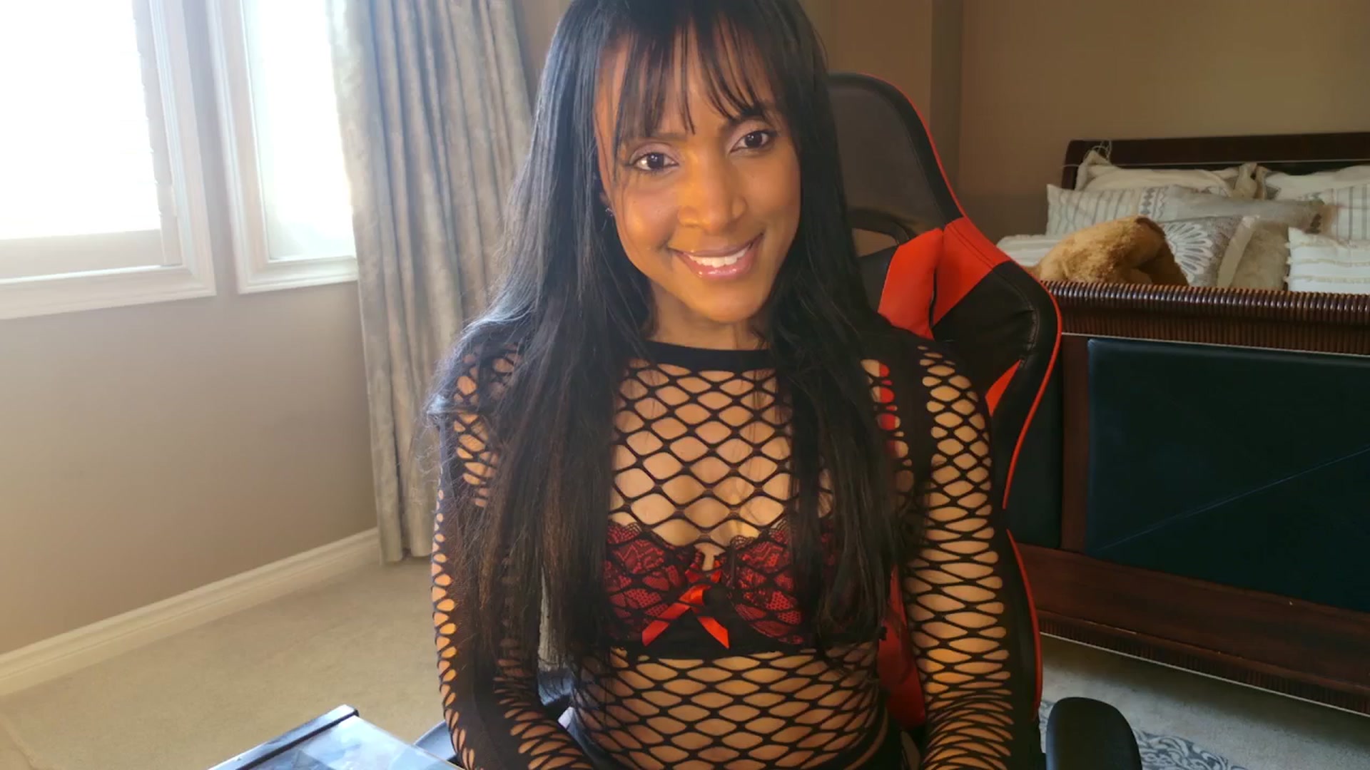 Gallery image thumbnail from Ms_WetNWild's myfreecams stream on, 06/20/2025, 14:08 image 3 of 20