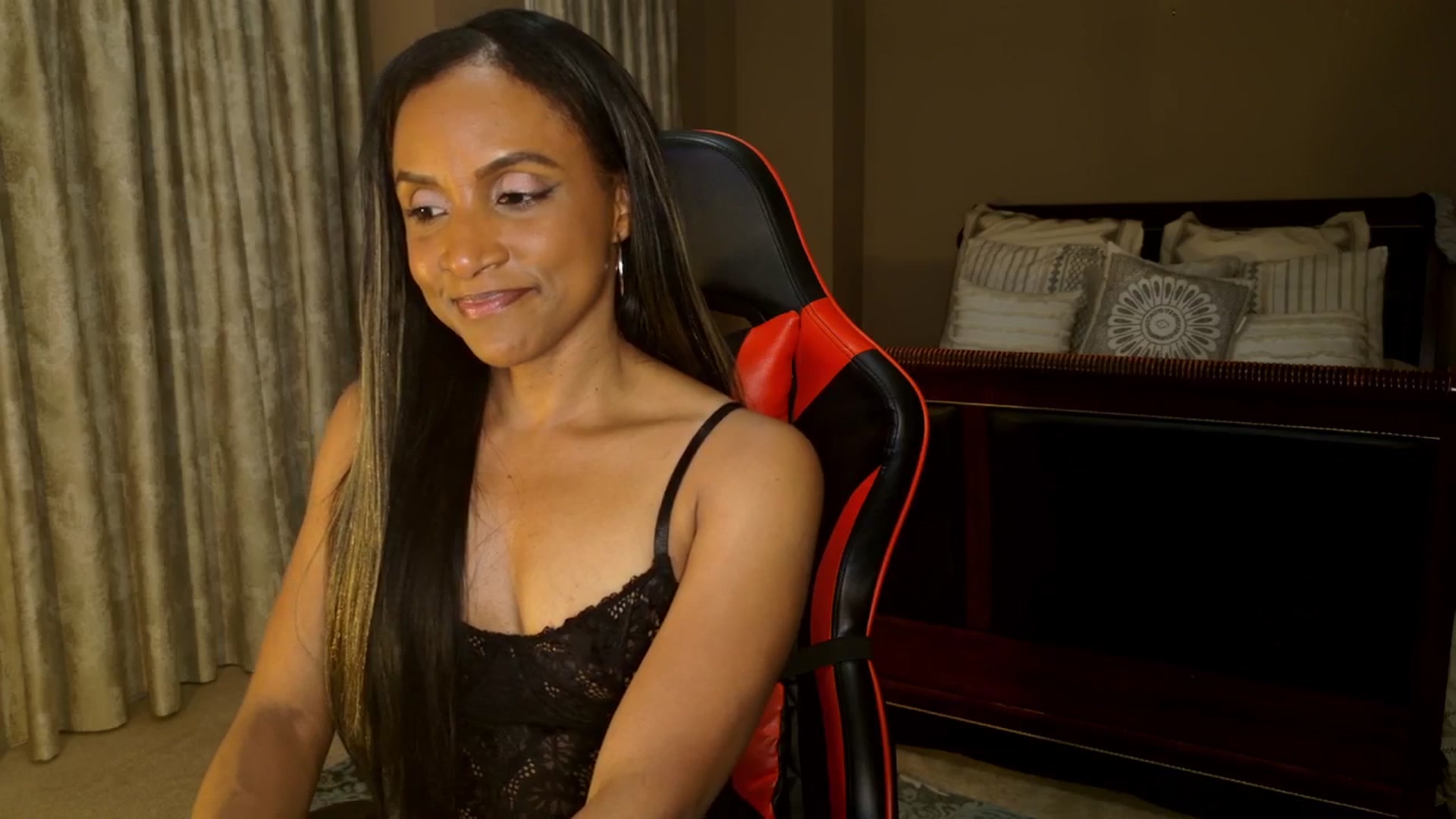 Gallery image thumbnail from Ms_WetNWild's myfreecams stream on, 07/23/2025, 03:17 image 9 of 20