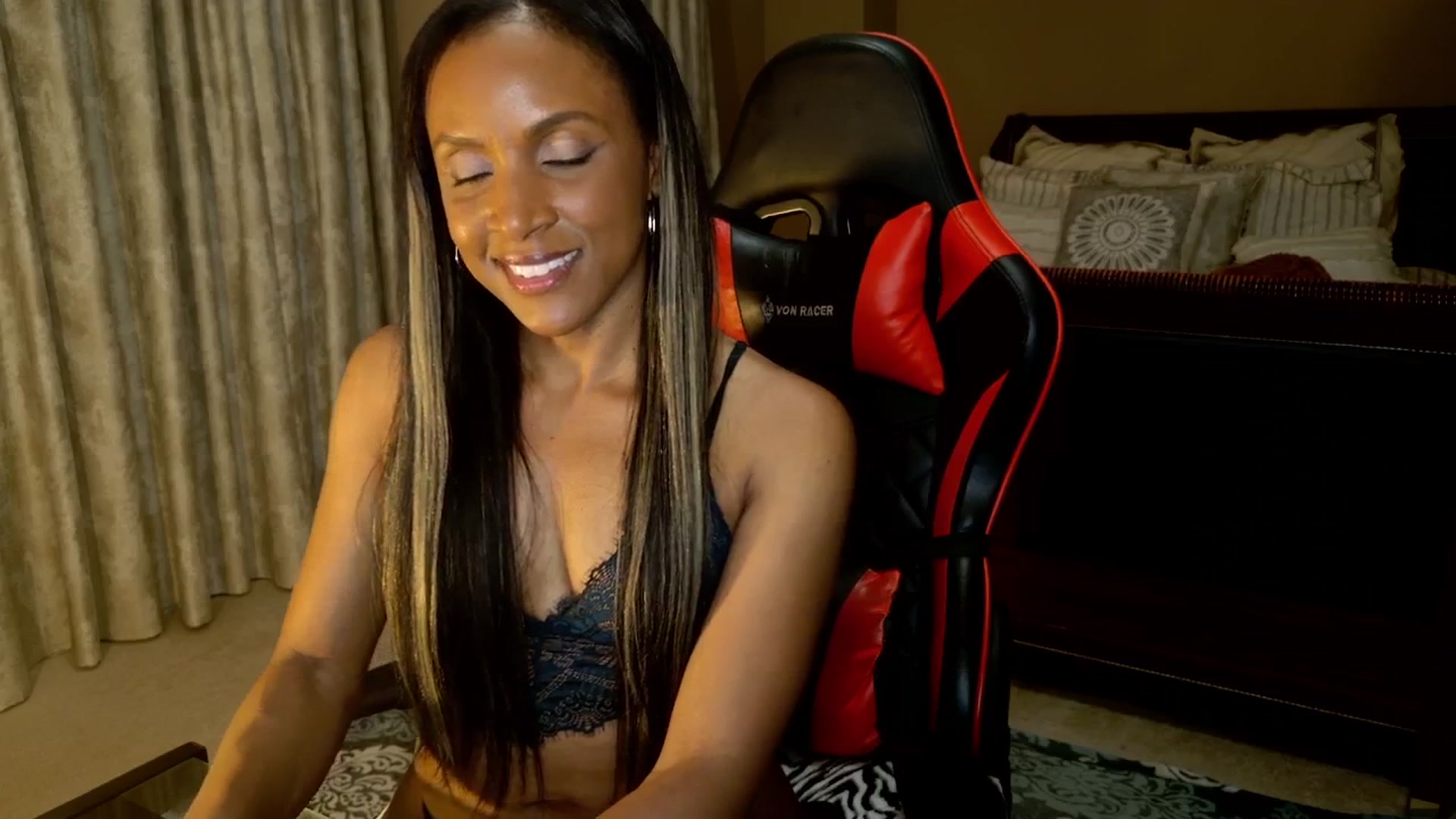 Gallery image thumbnail from Ms_WetNWild's myfreecams stream on, 07/24/2025, 03:42 image 15 of 20