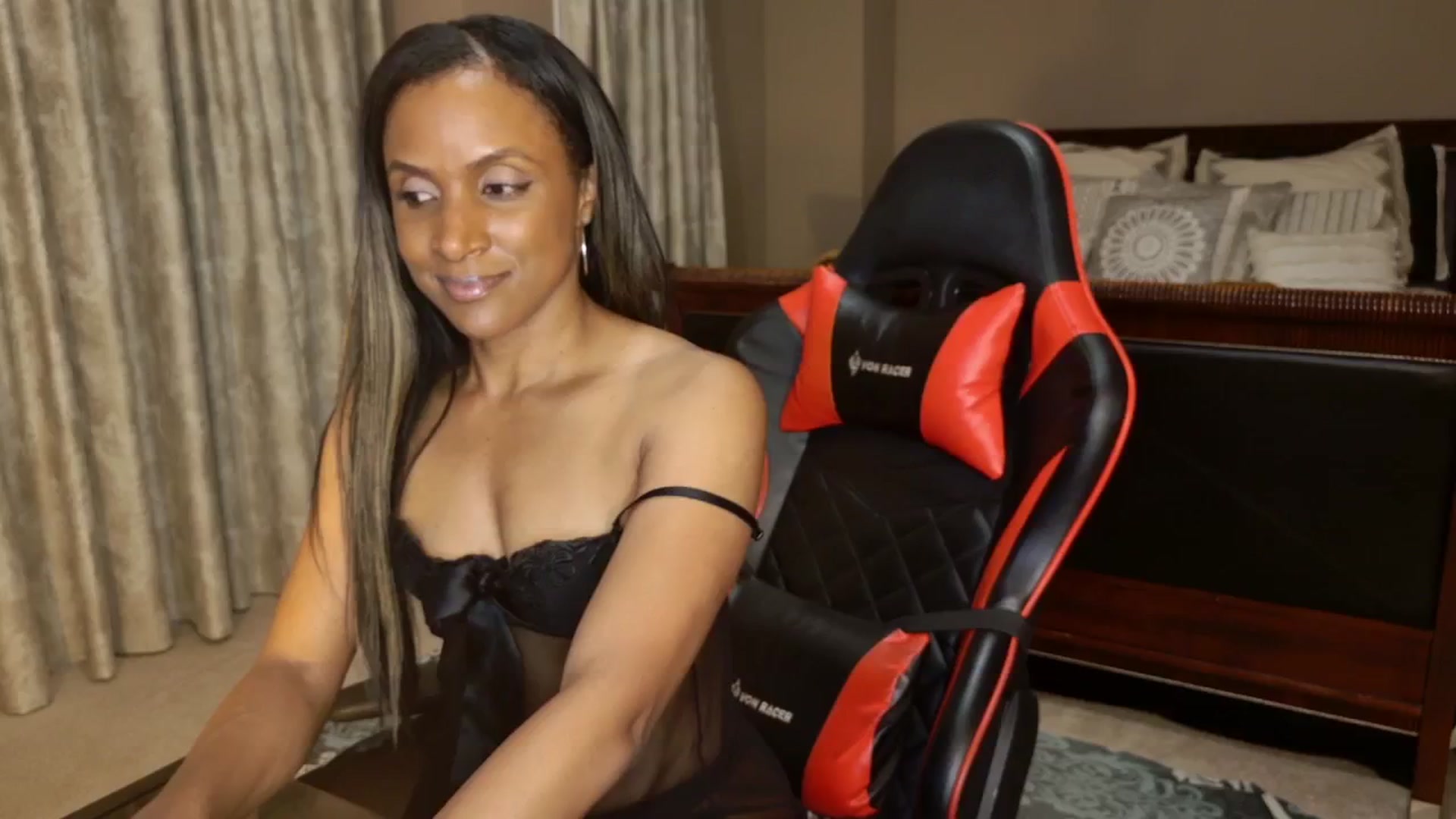Gallery image thumbnail from Ms_WetNWild's myfreecams stream on, 07/28/2025, 04:27 image 8 of 20