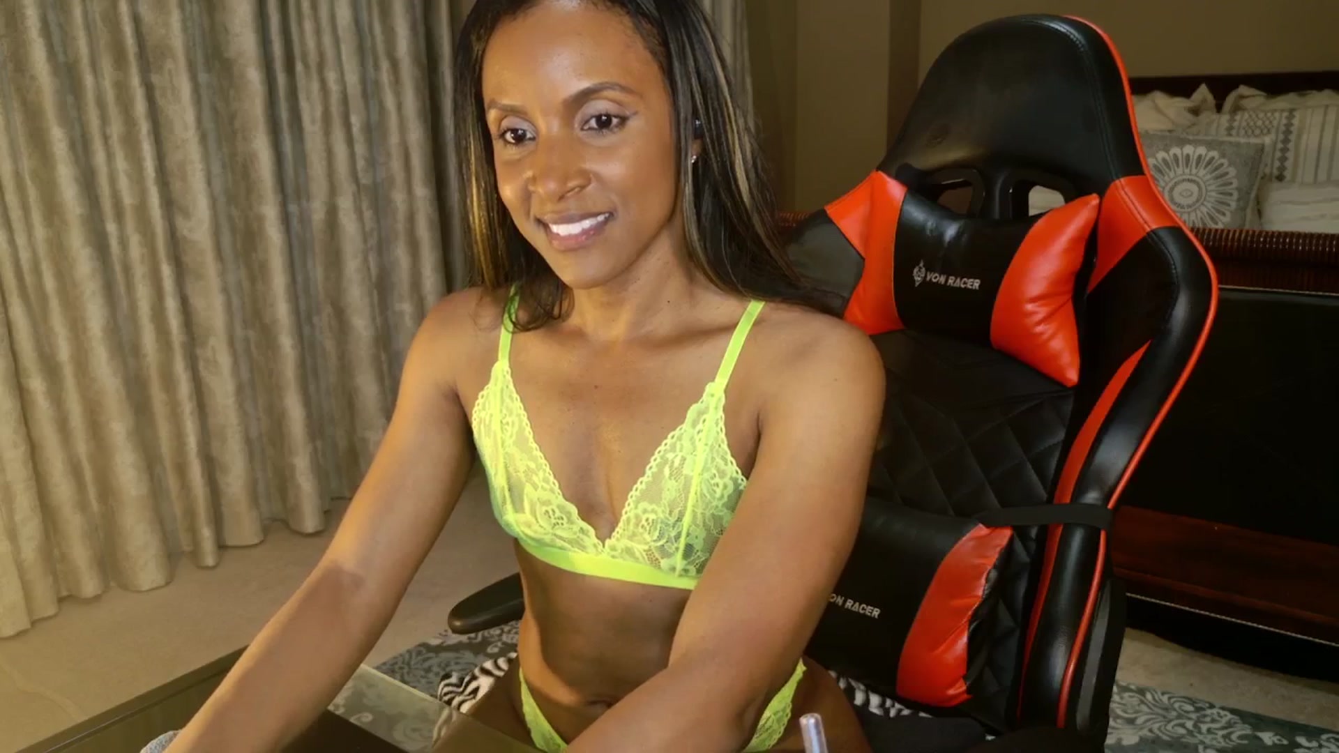 Gallery image thumbnail from Ms_WetNWild's myfreecams stream on, 07/29/2025, 02:04 image 12 of 20