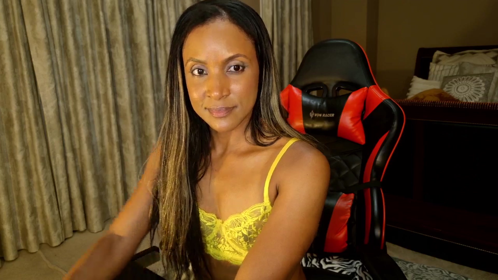 Gallery image thumbnail from Ms_WetNWild's myfreecams stream on, 08/14/2025, 04:23 image 12 of 20