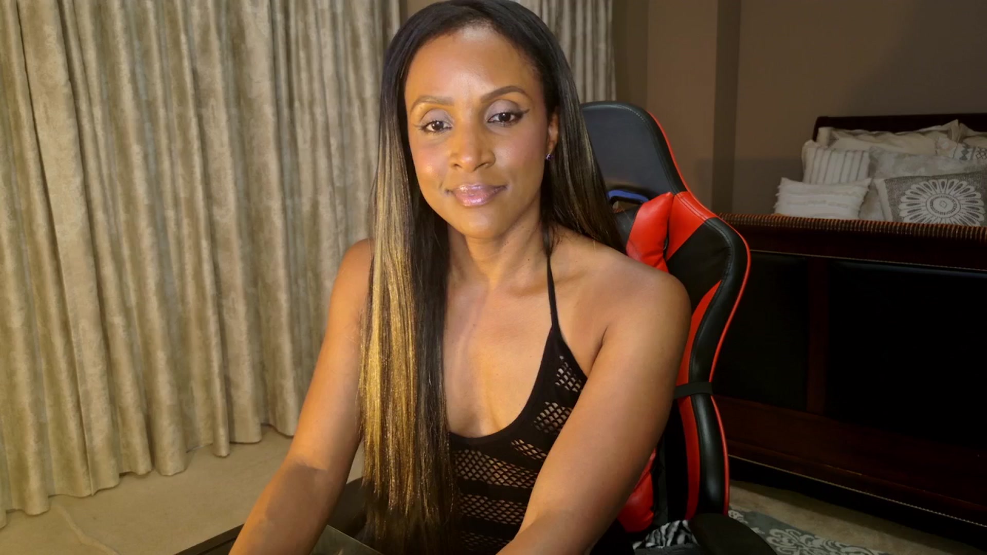 Gallery image thumbnail from Ms_WetNWild's myfreecams stream on, 08/17/2025, 02:50 image 1 of 20