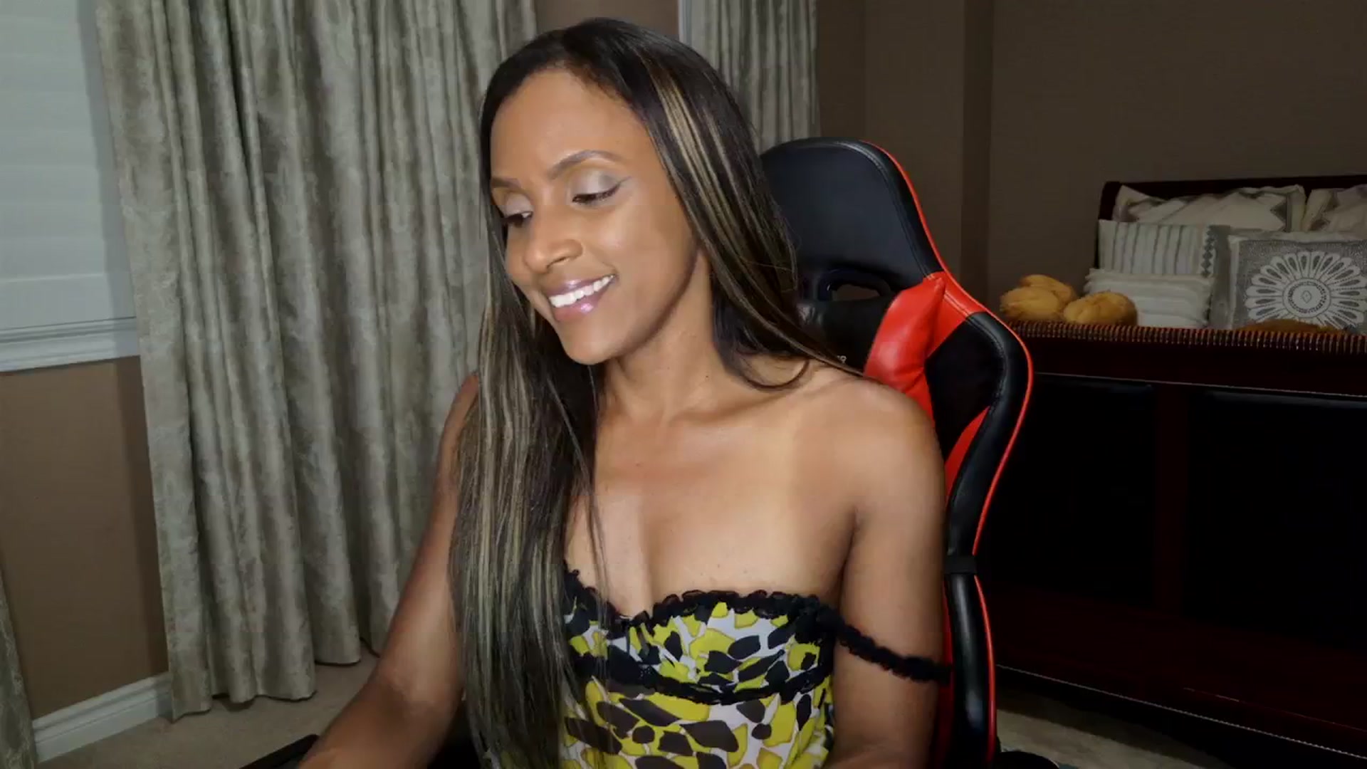 Gallery image thumbnail from Ms_WetNWild's myfreecams stream on, 08/20/2025, 02:00 image 17 of 20