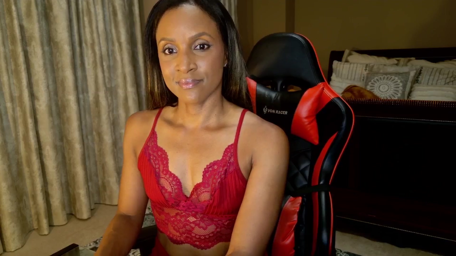 Gallery image thumbnail from Ms_WetNWild's myfreecams stream on, 08/21/2025, 03:00 image 4 of 20
