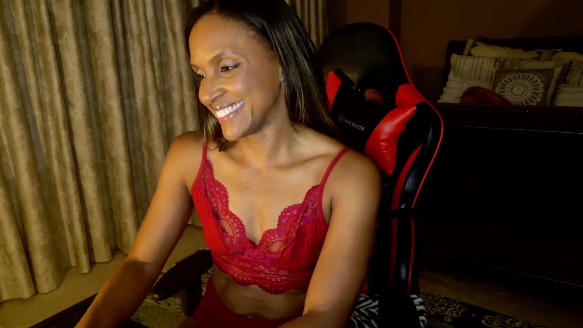 Gallery image thumbnail from Ms_WetNWild's myfreecams stream on, 08/21/2025, 03:40 image 19 of 20