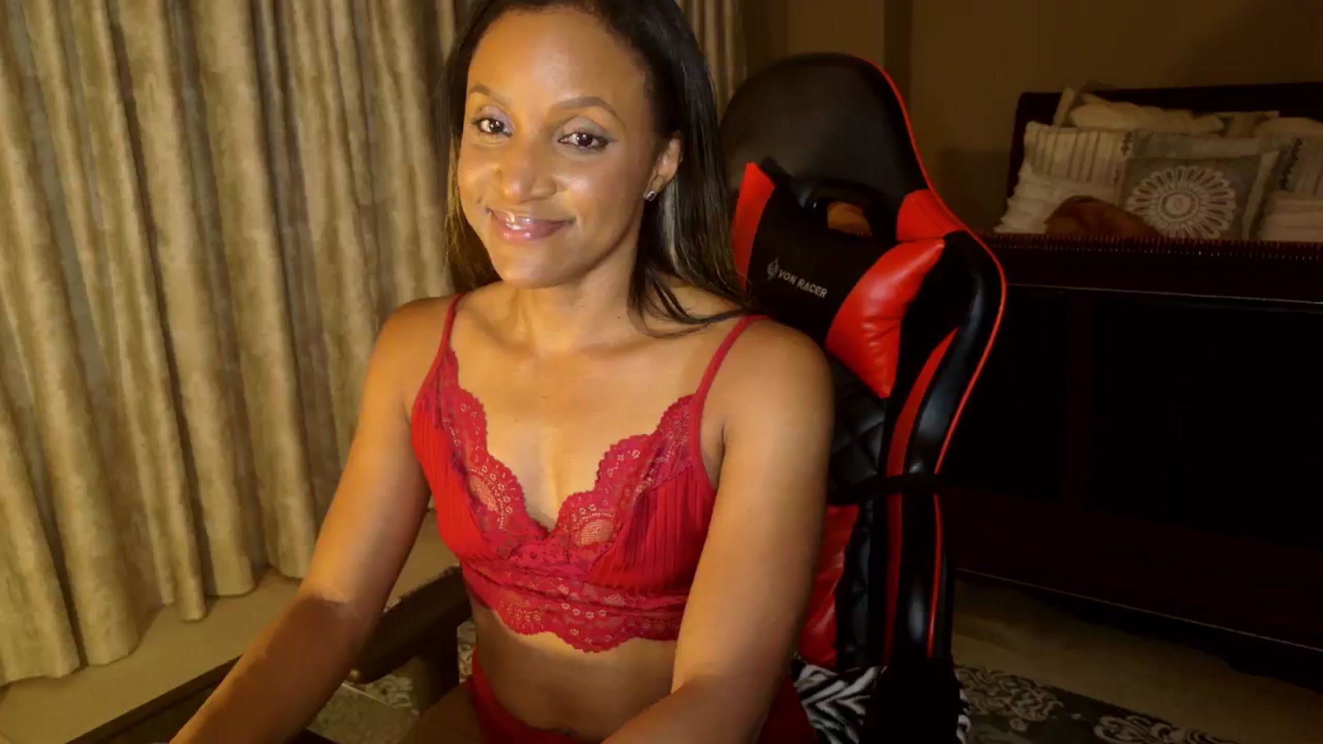 Gallery image thumbnail from Ms_WetNWild's myfreecams stream on, 08/21/2025, 03:40 image 4 of 20