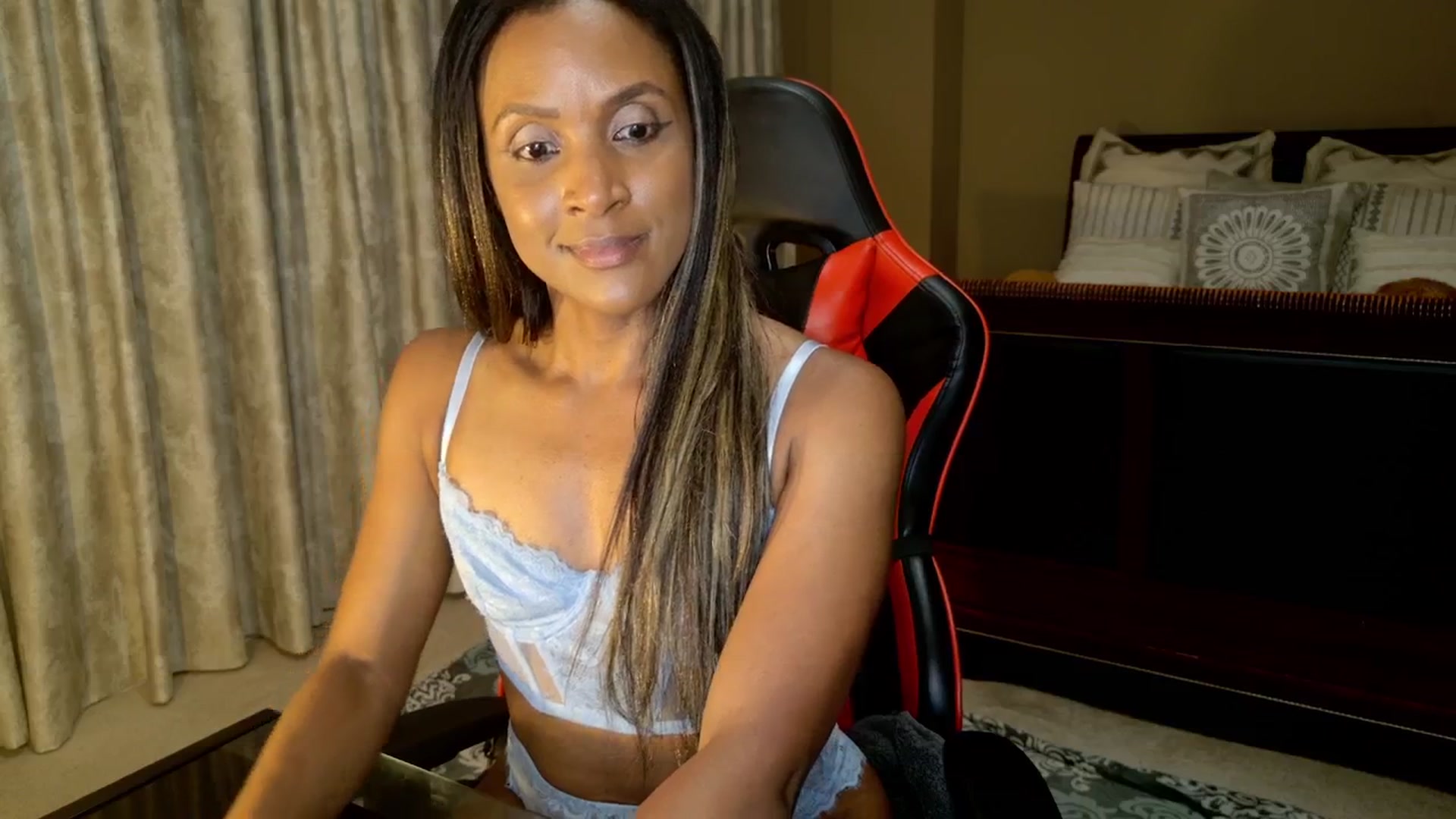 Gallery image thumbnail from Ms_WetNWild's myfreecams stream on, 08/29/2025, 04:07 image 16 of 20