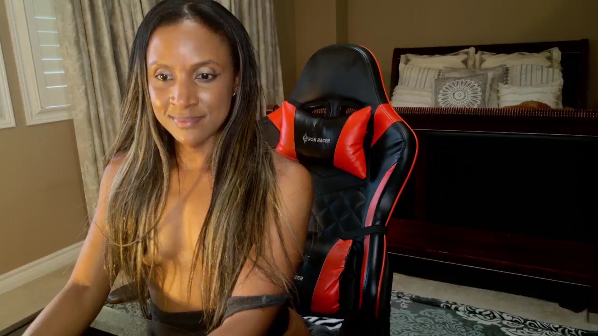 Gallery image thumbnail from Ms_WetNWild's myfreecams stream on, 08/29/2025, 23:31 image 18 of 20