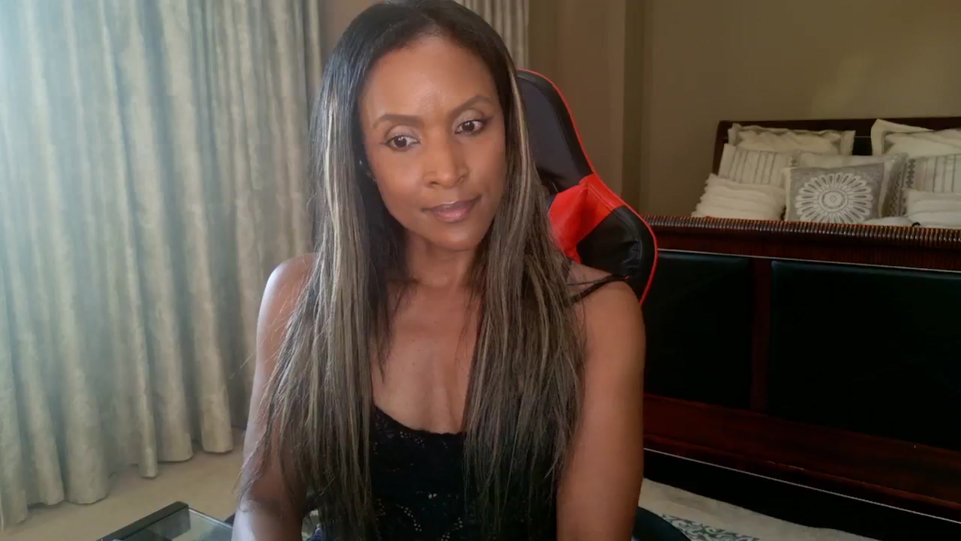 Gallery image thumbnail from Ms_WetNWild's myfreecams stream on, 09/03/2025, 24:24 image 15 of 20