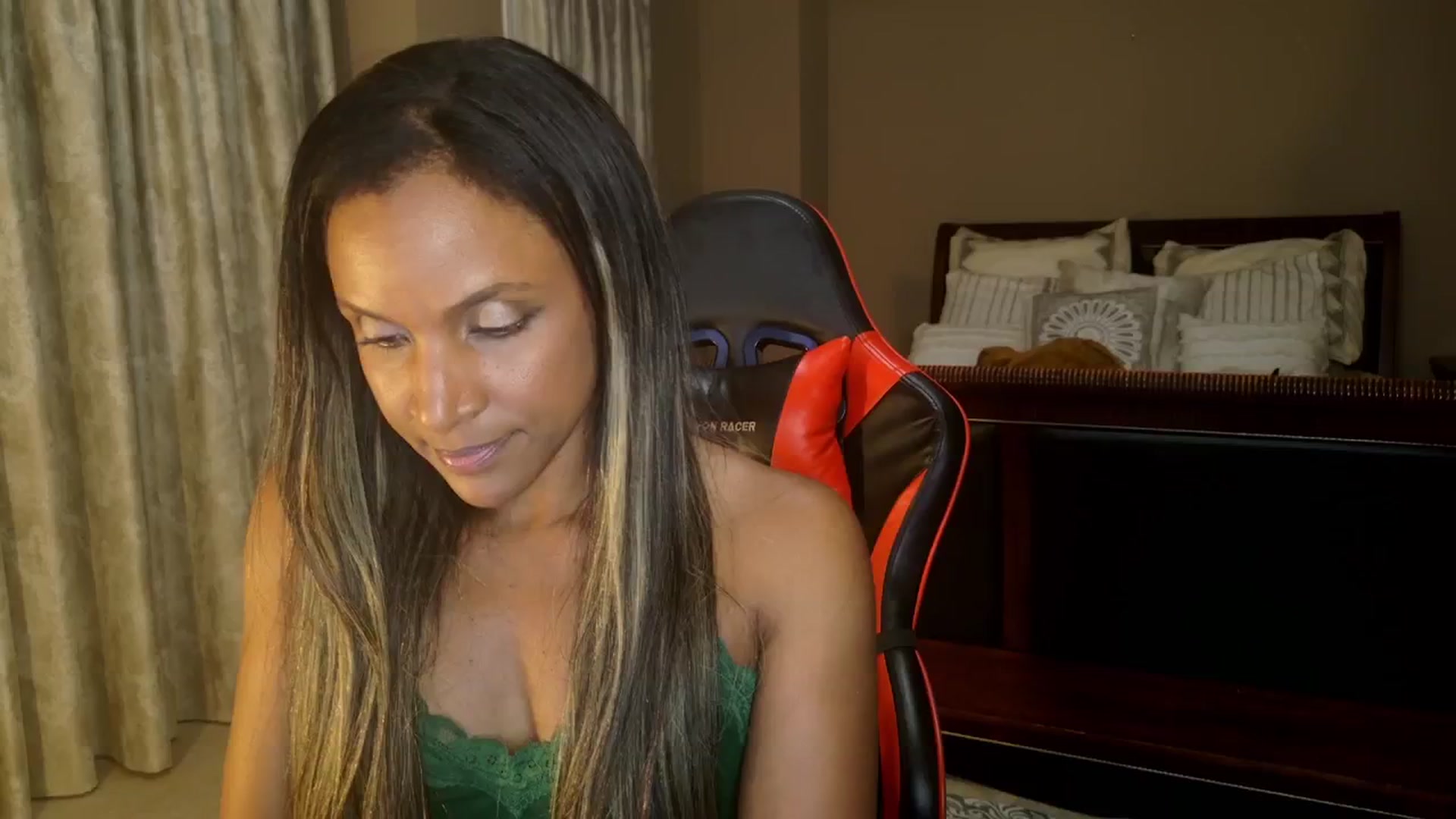 Gallery image thumbnail from Ms_WetNWild's myfreecams stream on, 09/05/2025, 07:05 image 3 of 20