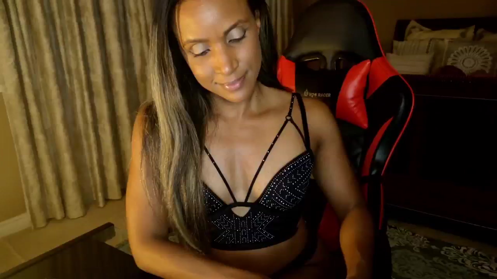 Gallery image thumbnail from Ms_WetNWild's myfreecams stream on, 09/12/2025, 01:01 image 6 of 20